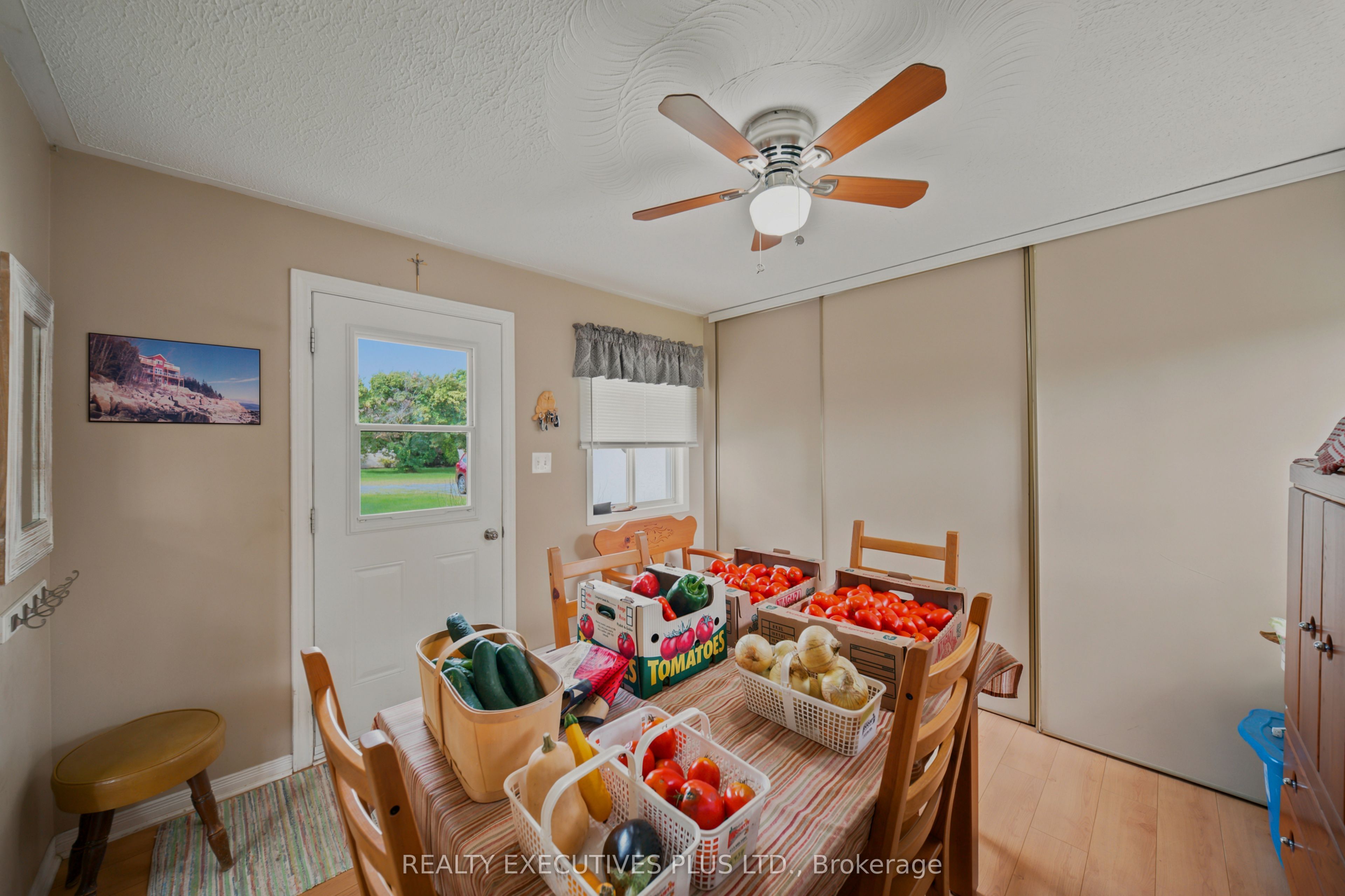 3705 Champlain Street E Property Photo 4