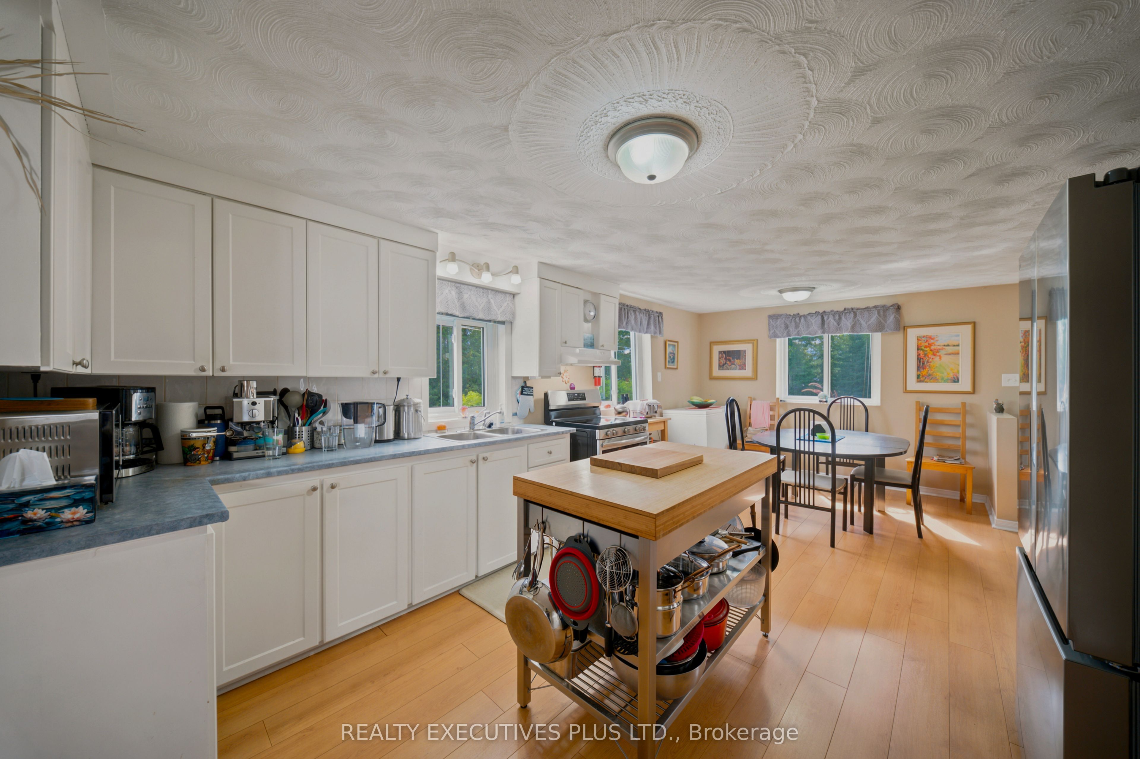 3705 Champlain Street E Property Photo 7