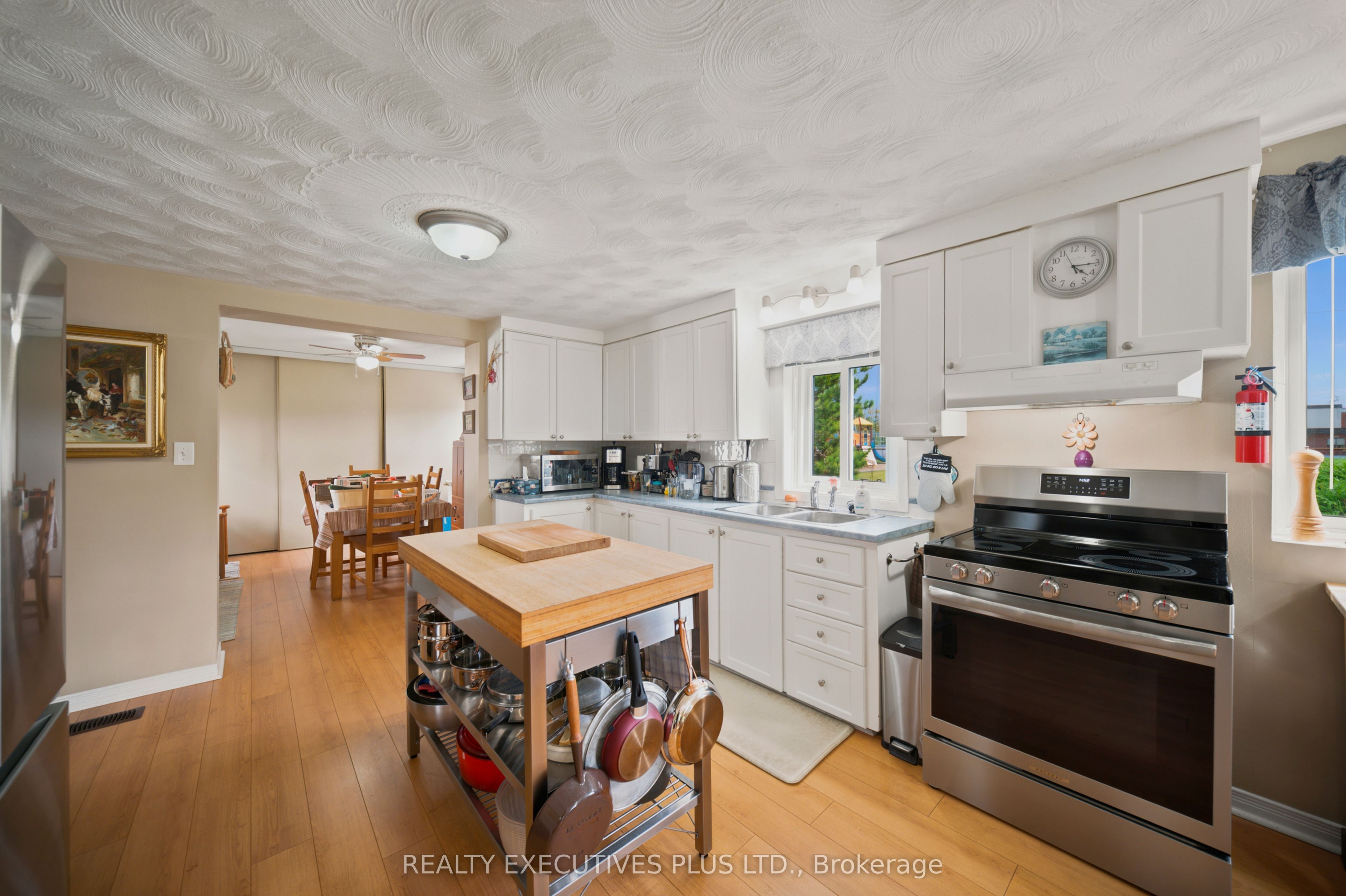 3705 Champlain Street E Property Photo 8