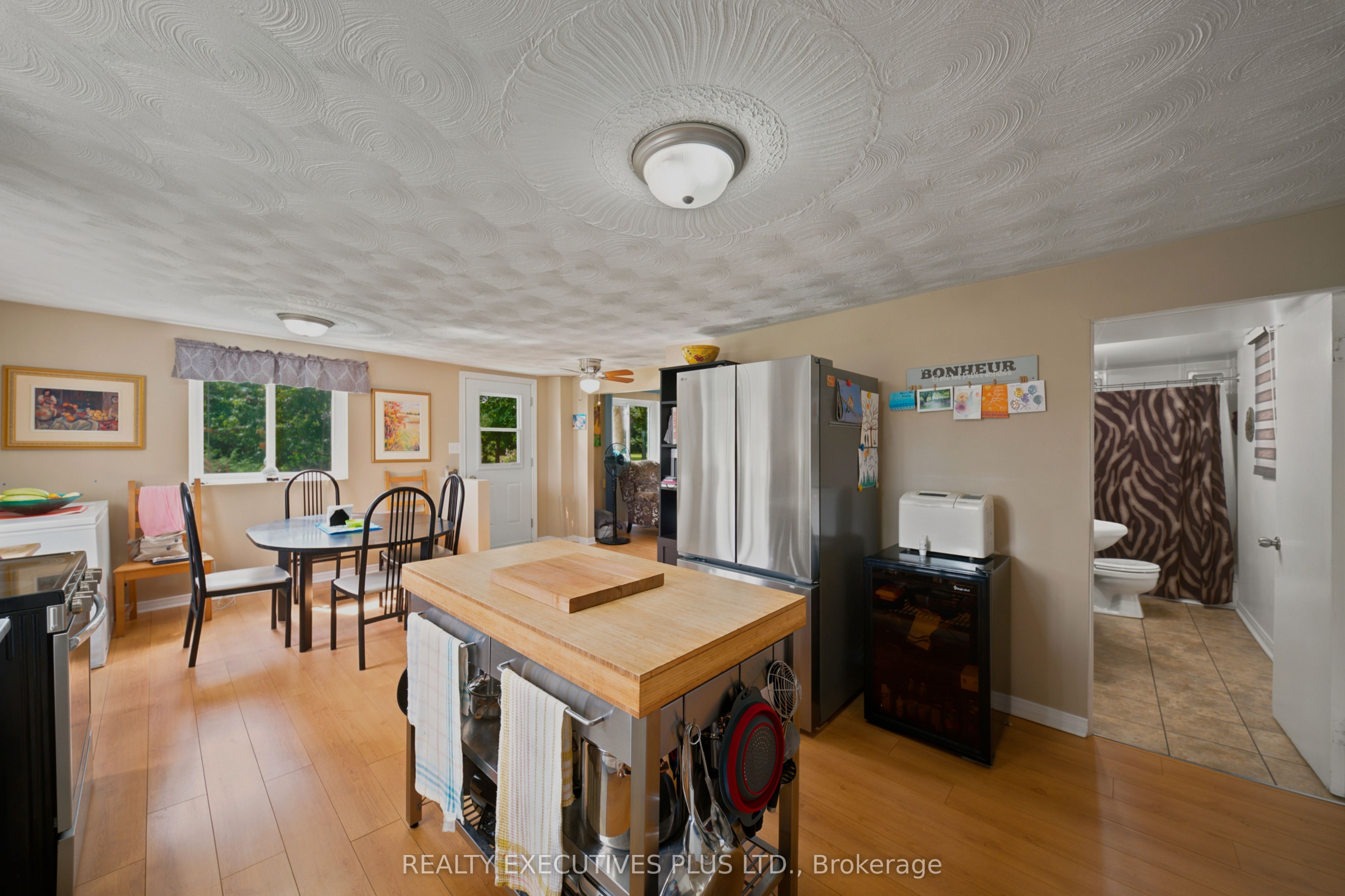 3705 Champlain Street E Property Photo 9