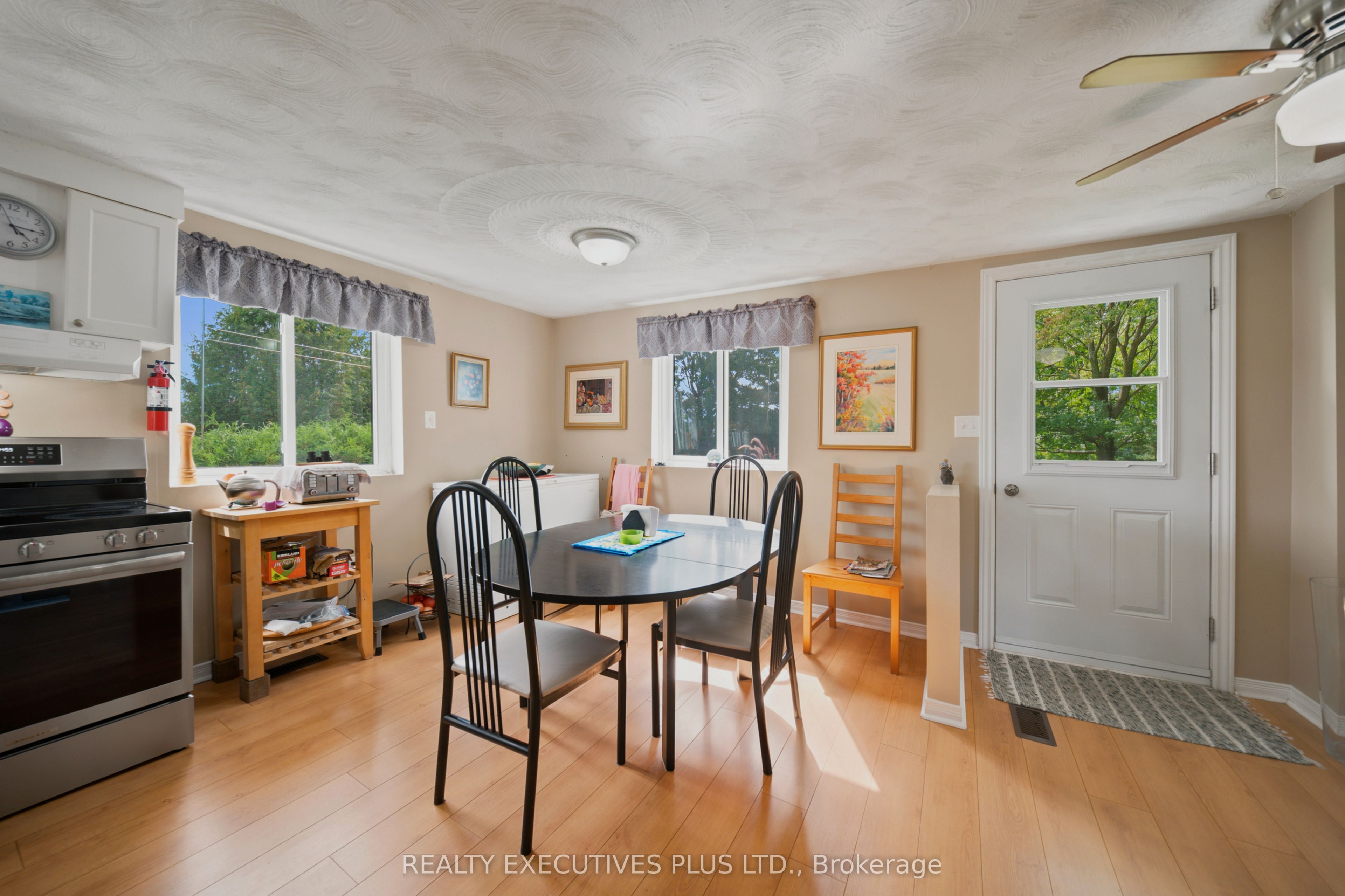 3705 Champlain Street E Property Photo 10