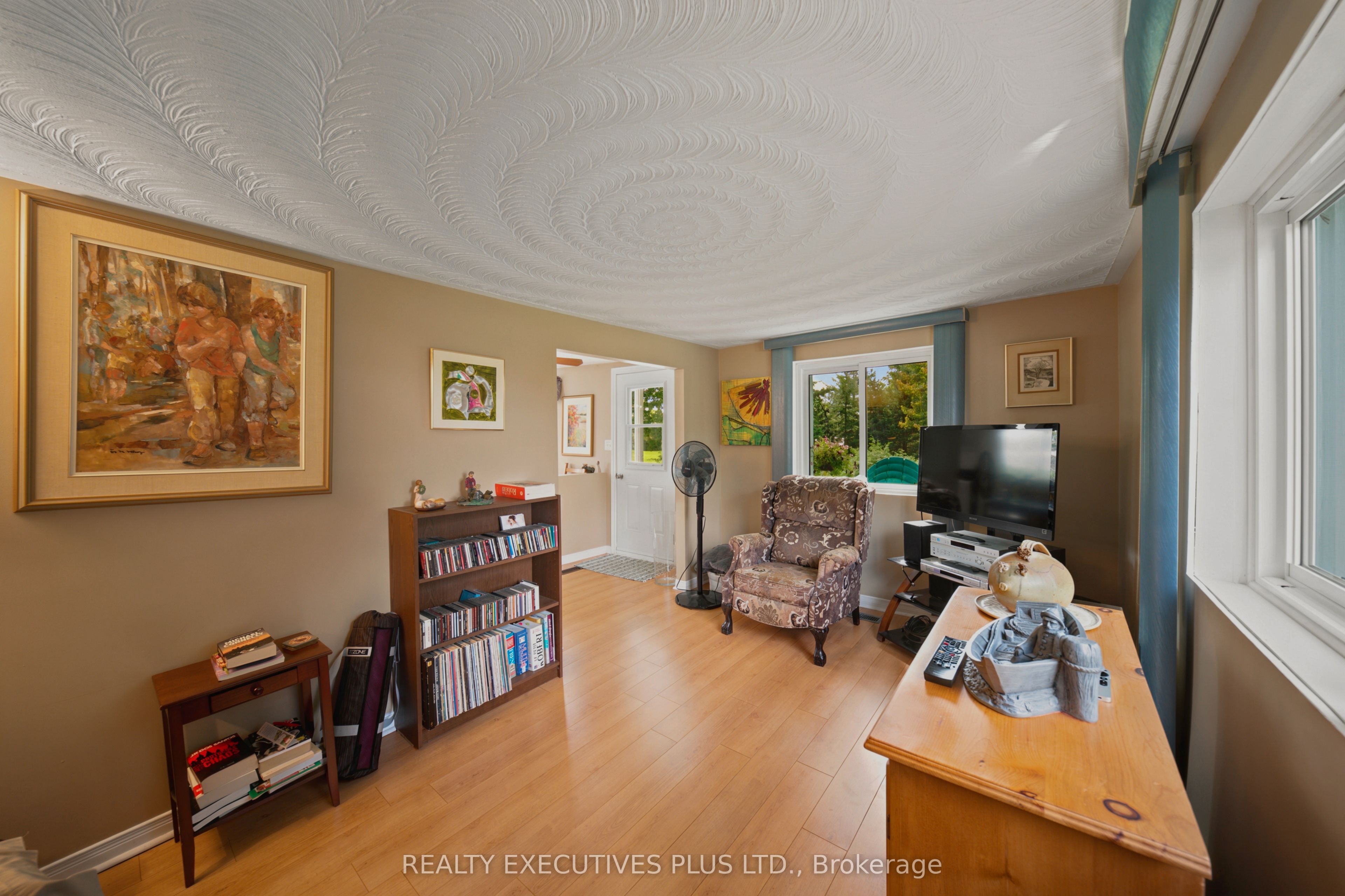 3705 Champlain Street E Property Photo 14