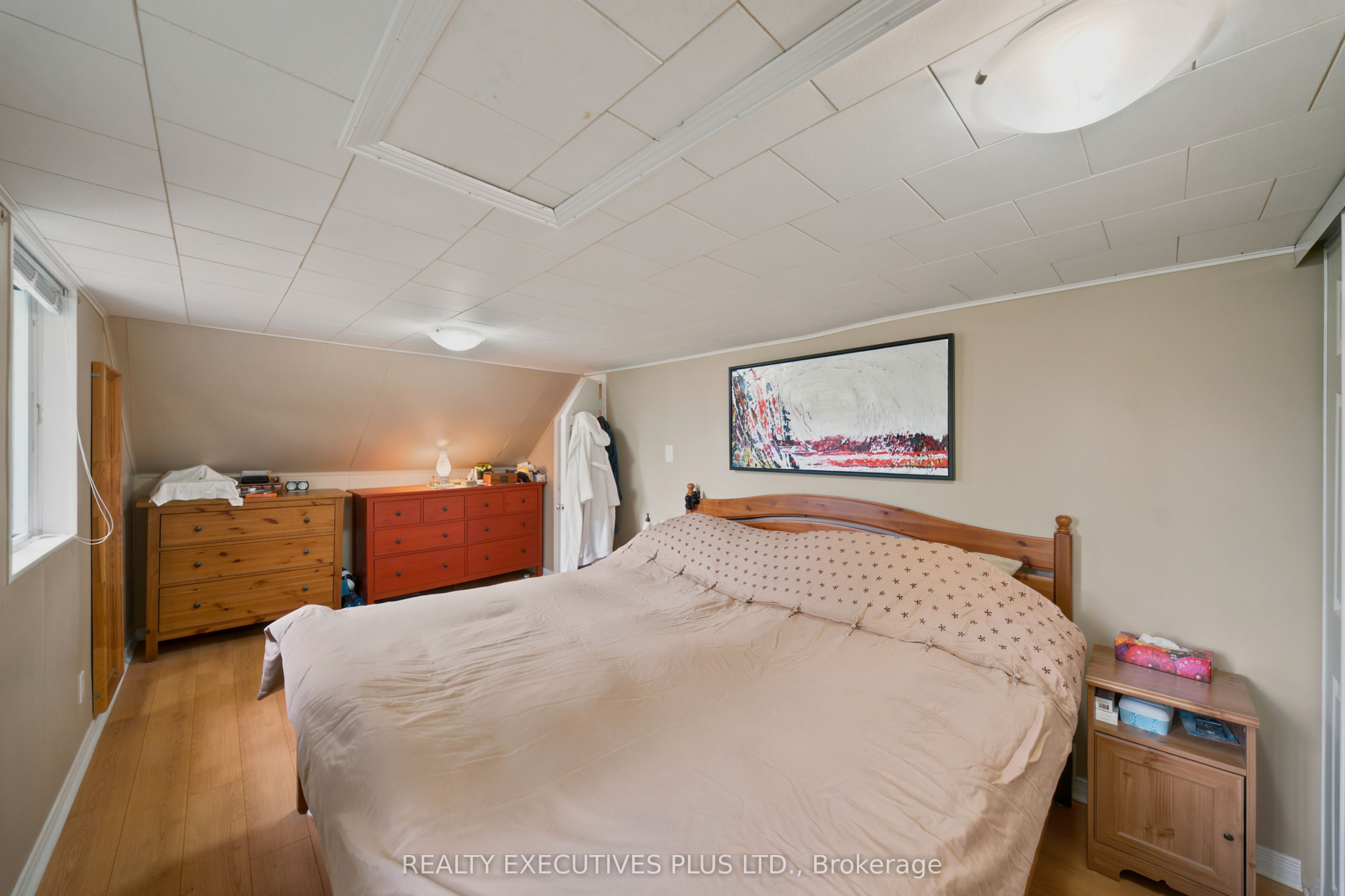 3705 Champlain Street E Property Photo 16