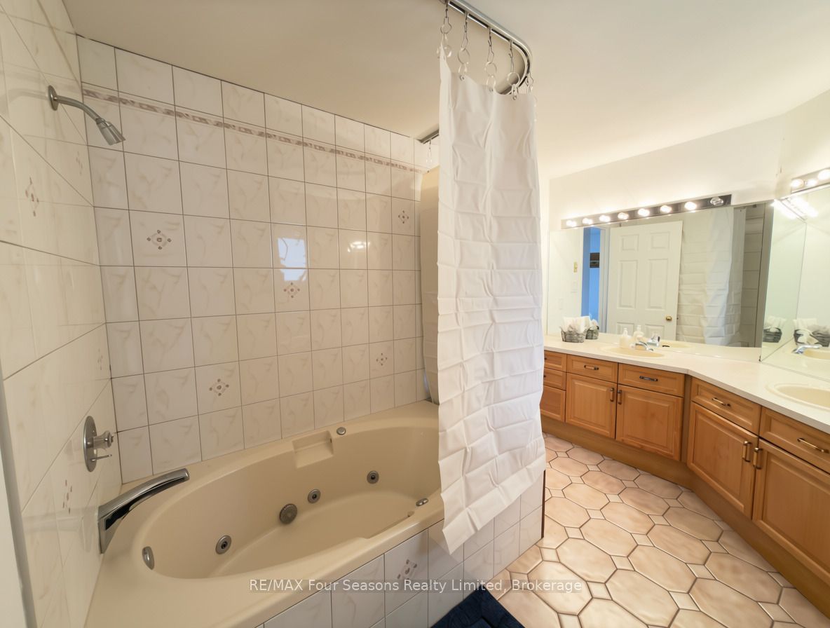 172 Carmichael Crescent Property Photo 28