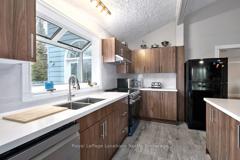 252 Swiss Meadows Boulevard Property Photo 9