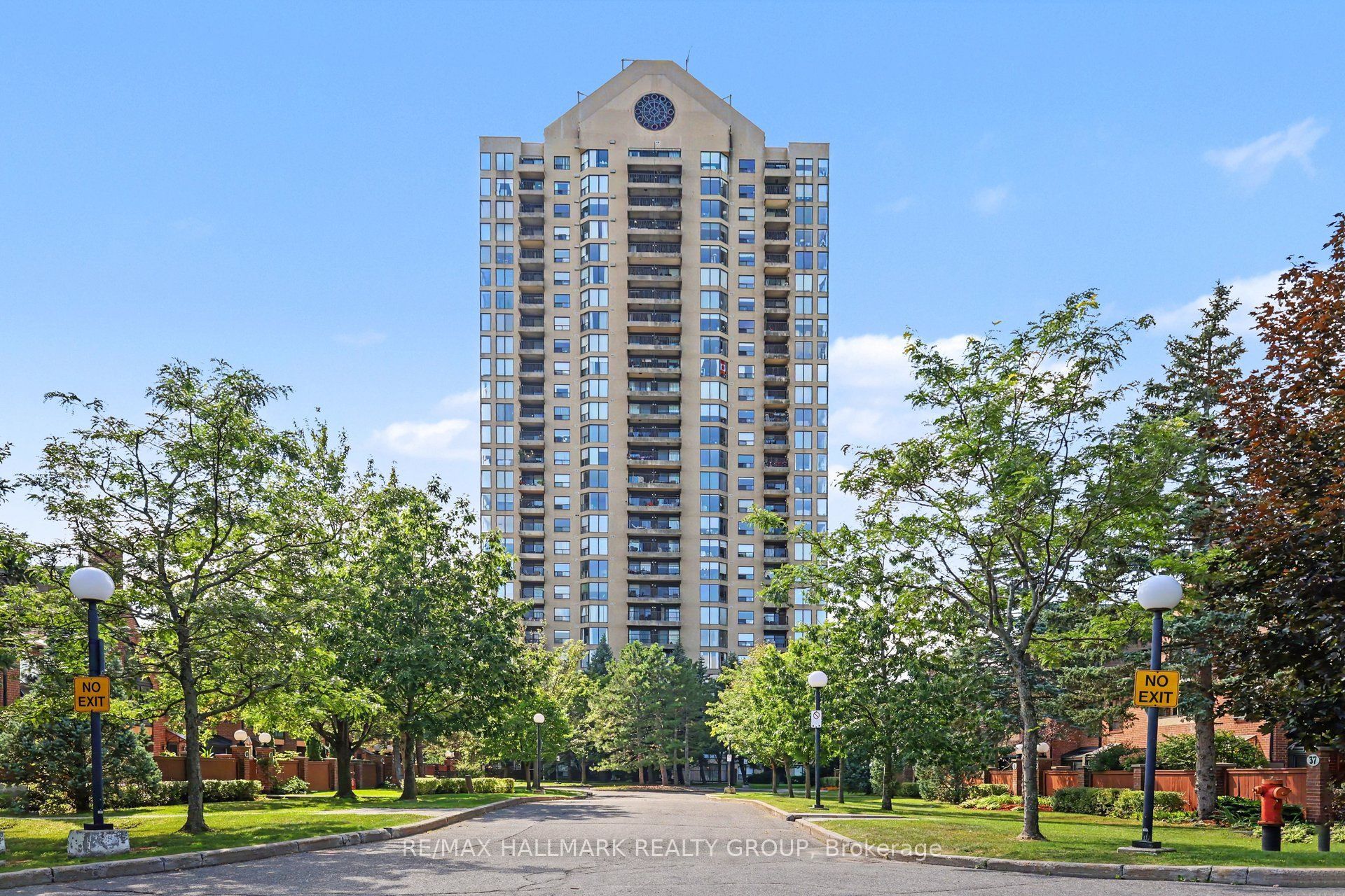 545 St Laurent Boulevard 805 Property Photo 1