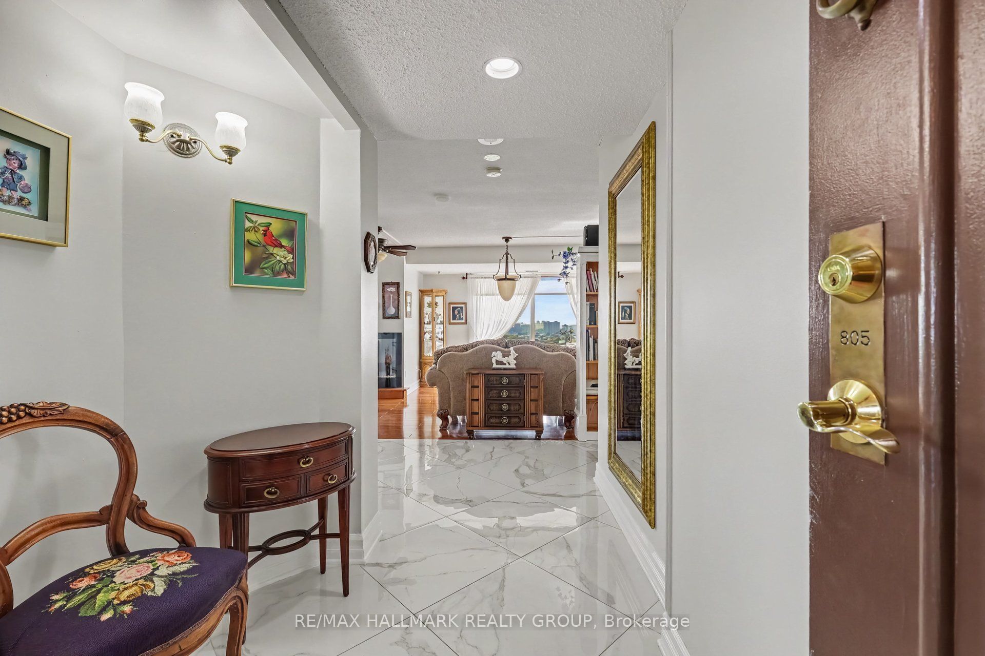 545 St Laurent Boulevard 805 Property Photo 3