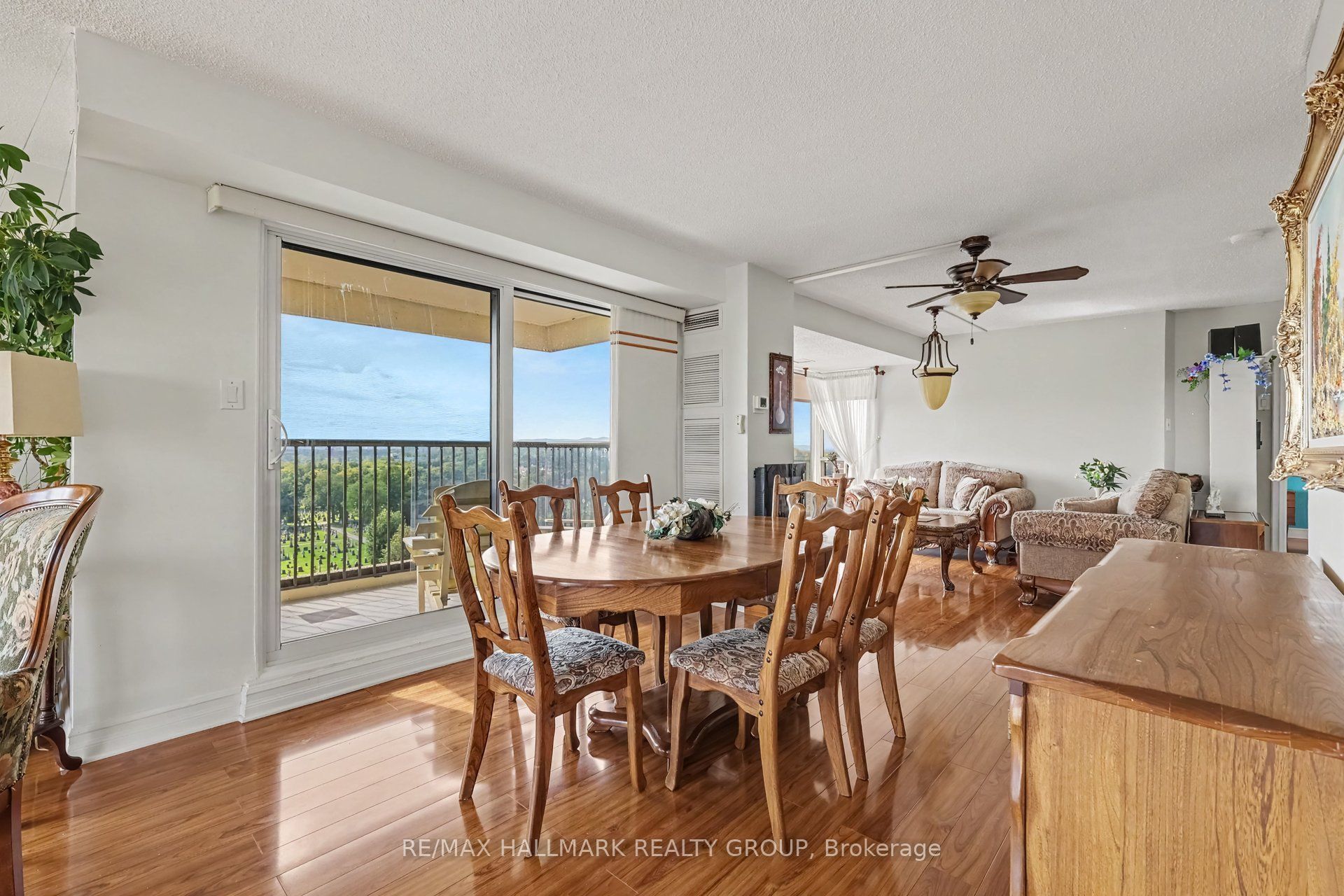 545 St Laurent Boulevard 805 Property Photo 8