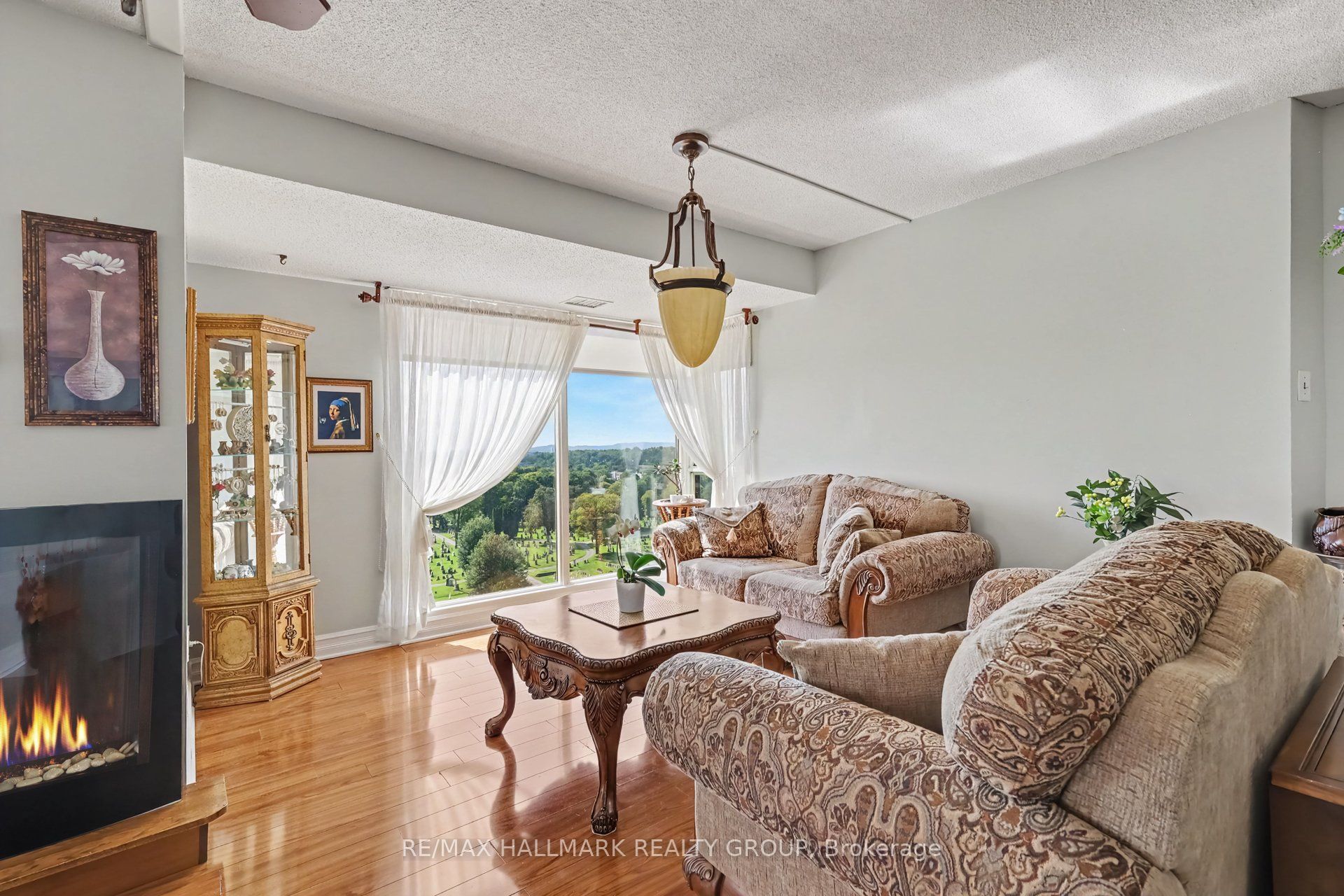 545 St Laurent Boulevard 805 Property Photo 10