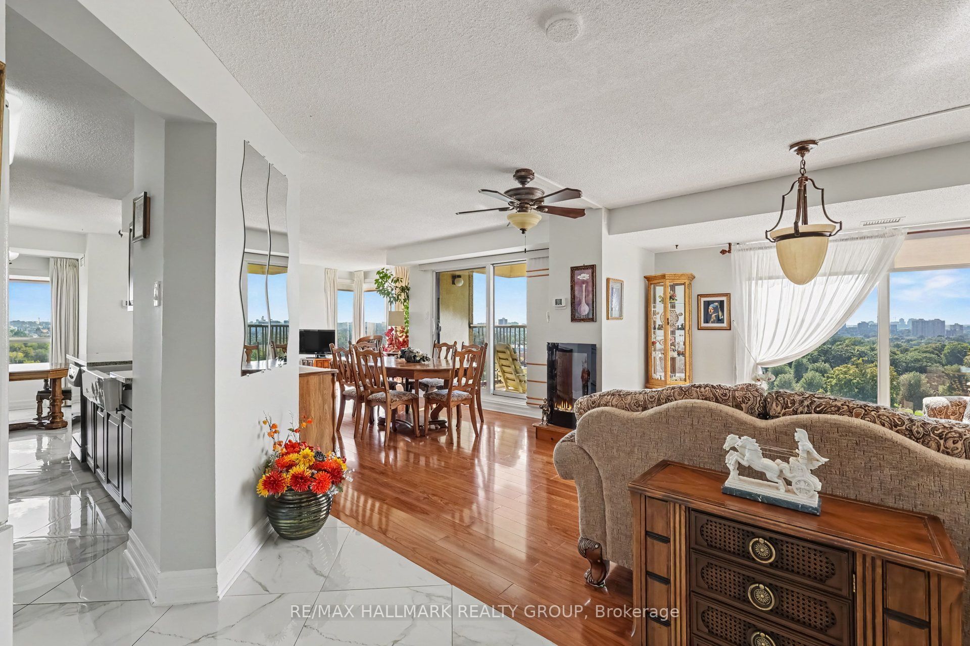 545 St Laurent Boulevard 805 Property Photo 12