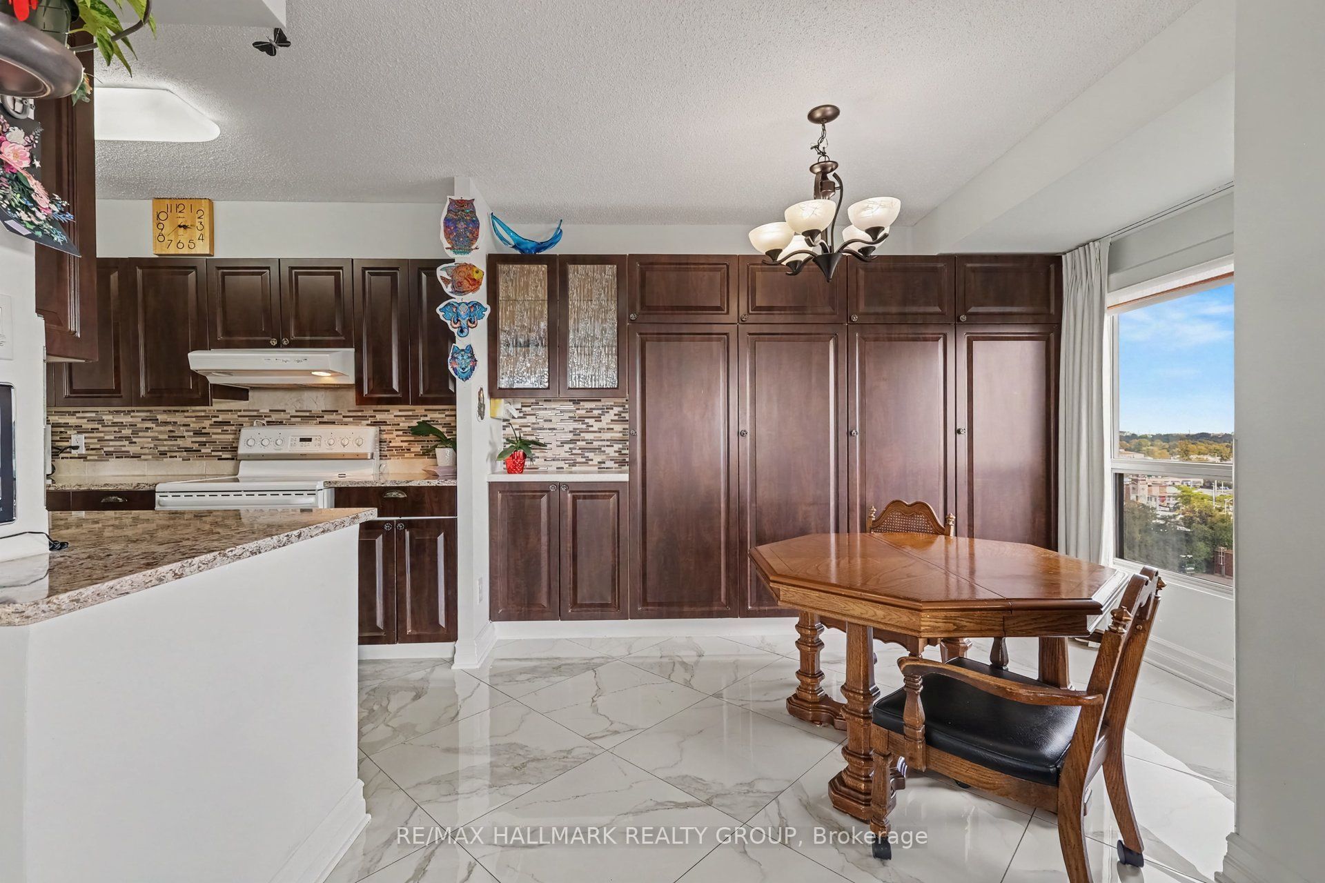 545 St Laurent Boulevard 805 Property Photo 17