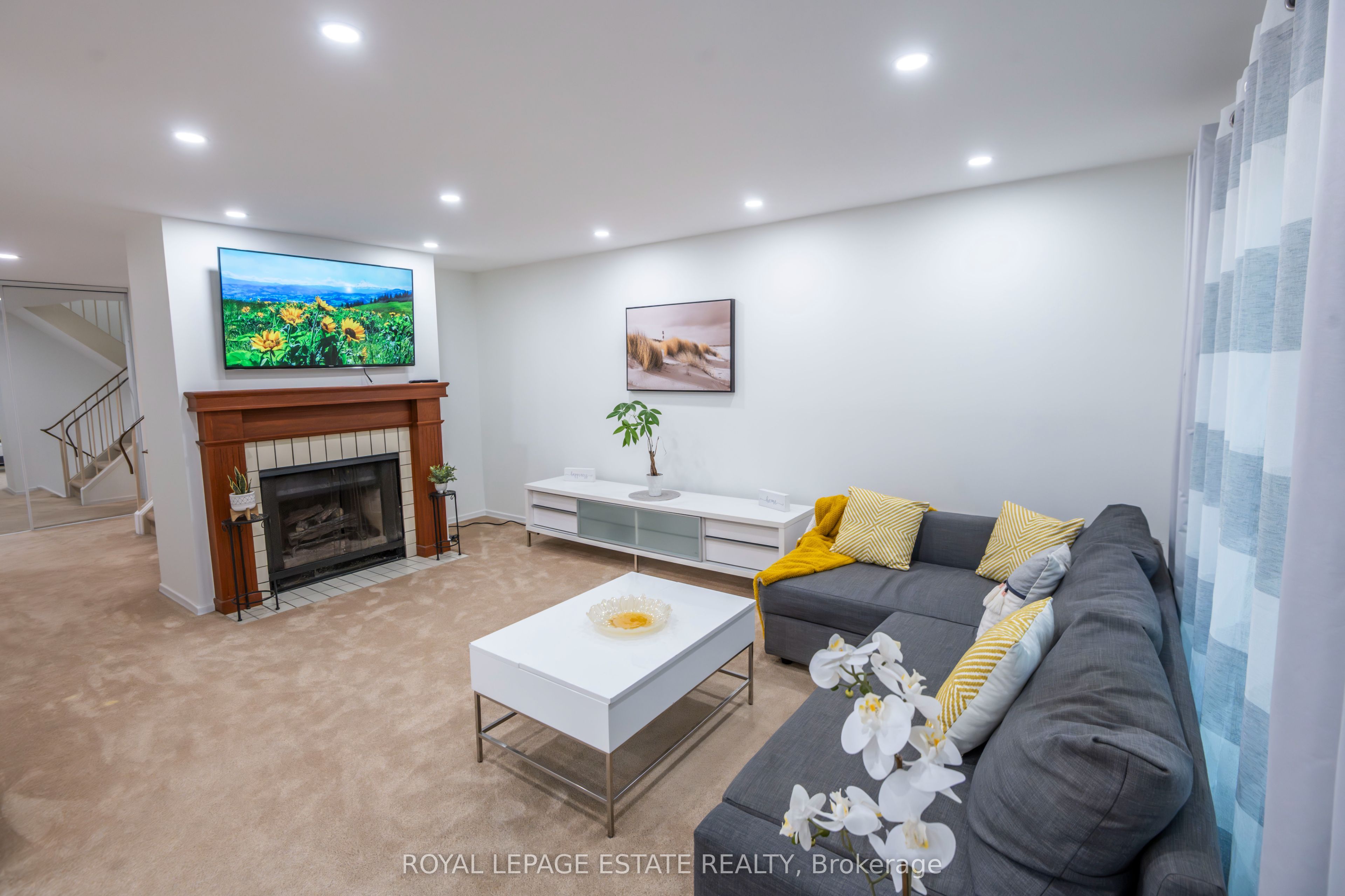 228 Kingswood Drive 3 Property Photo 14