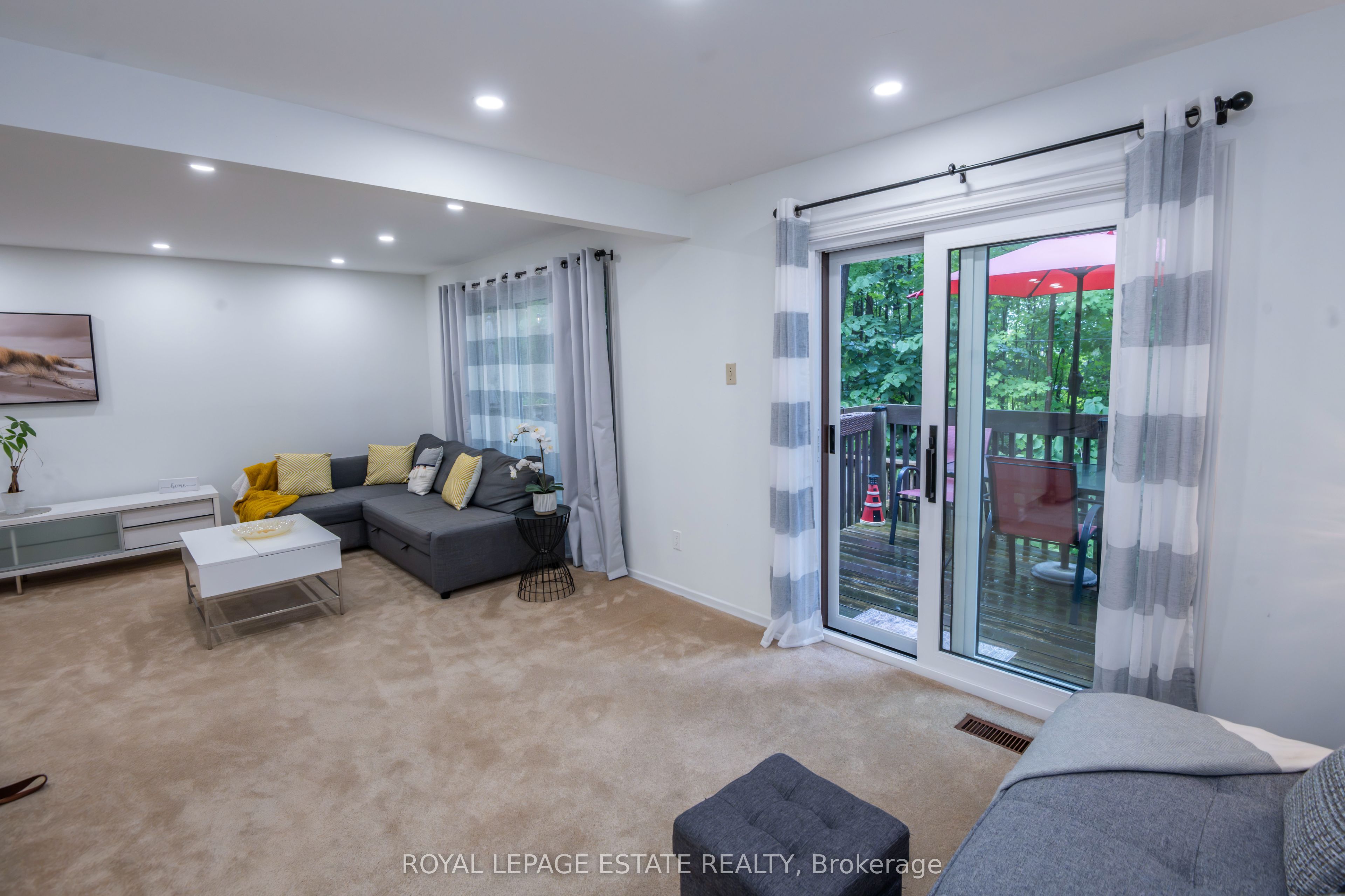 228 Kingswood Drive 3 Property Photo 16