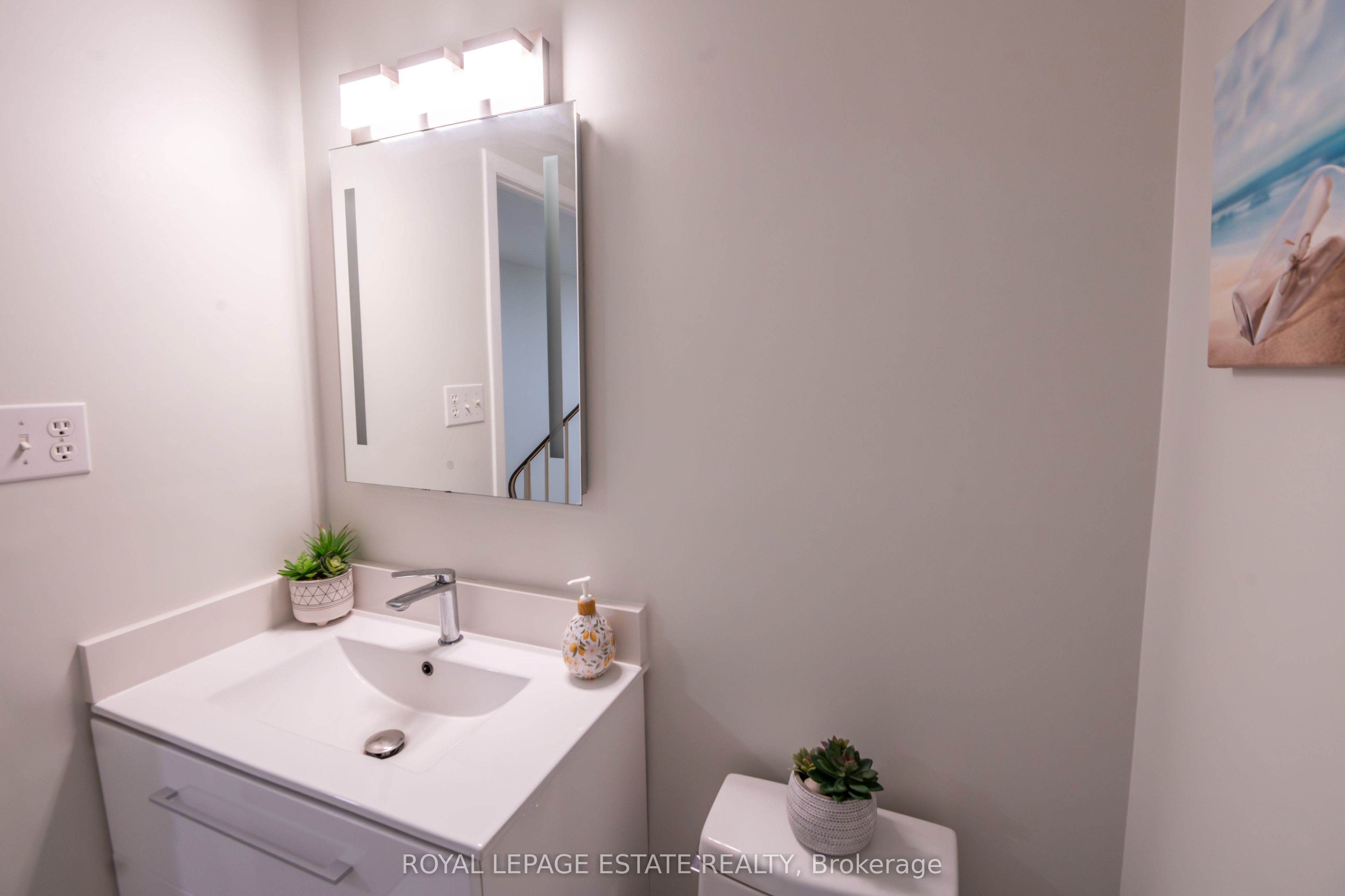 228 Kingswood Drive 3 Property Photo 19