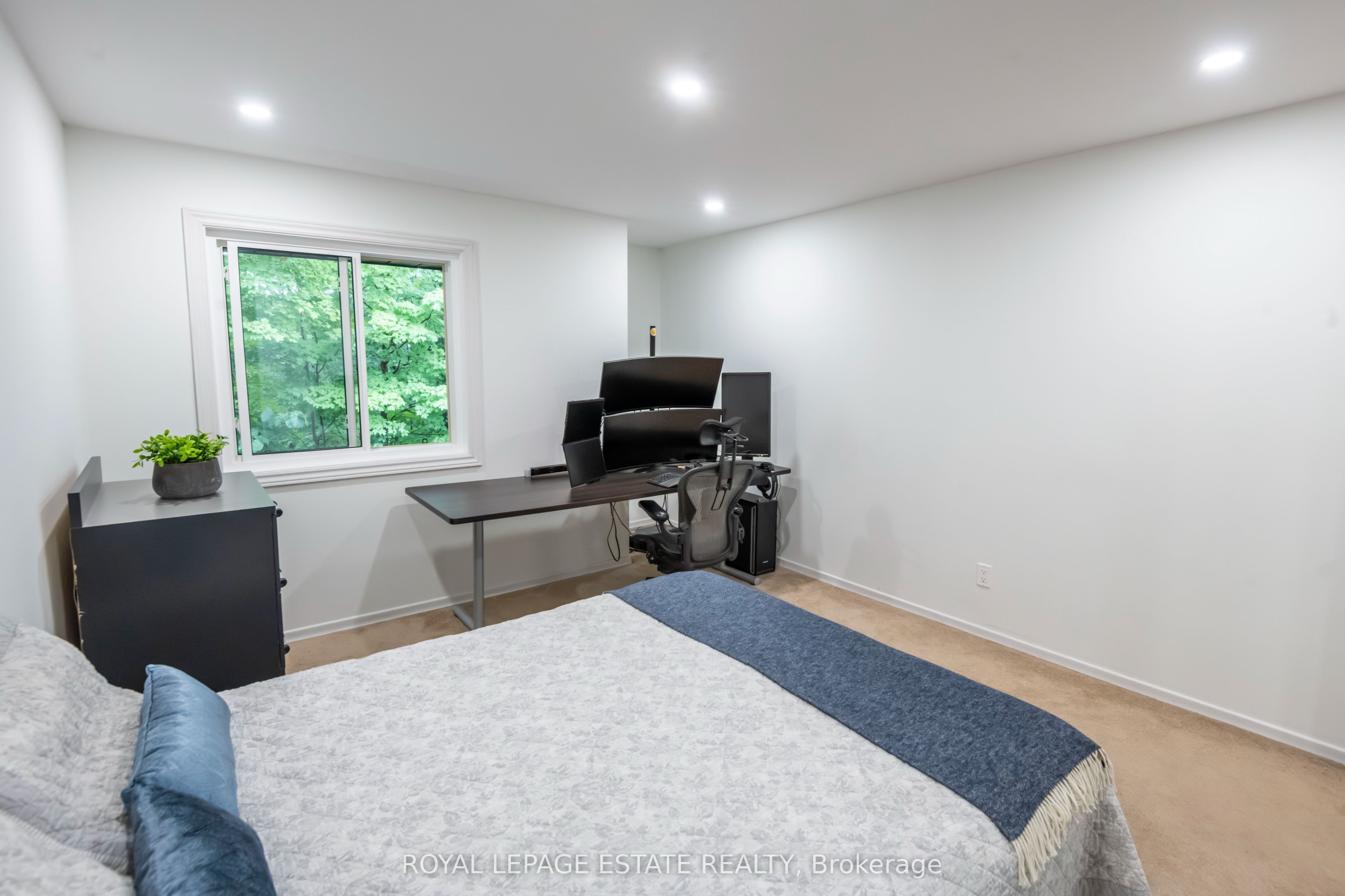 228 Kingswood Drive 3 Property Photo 26