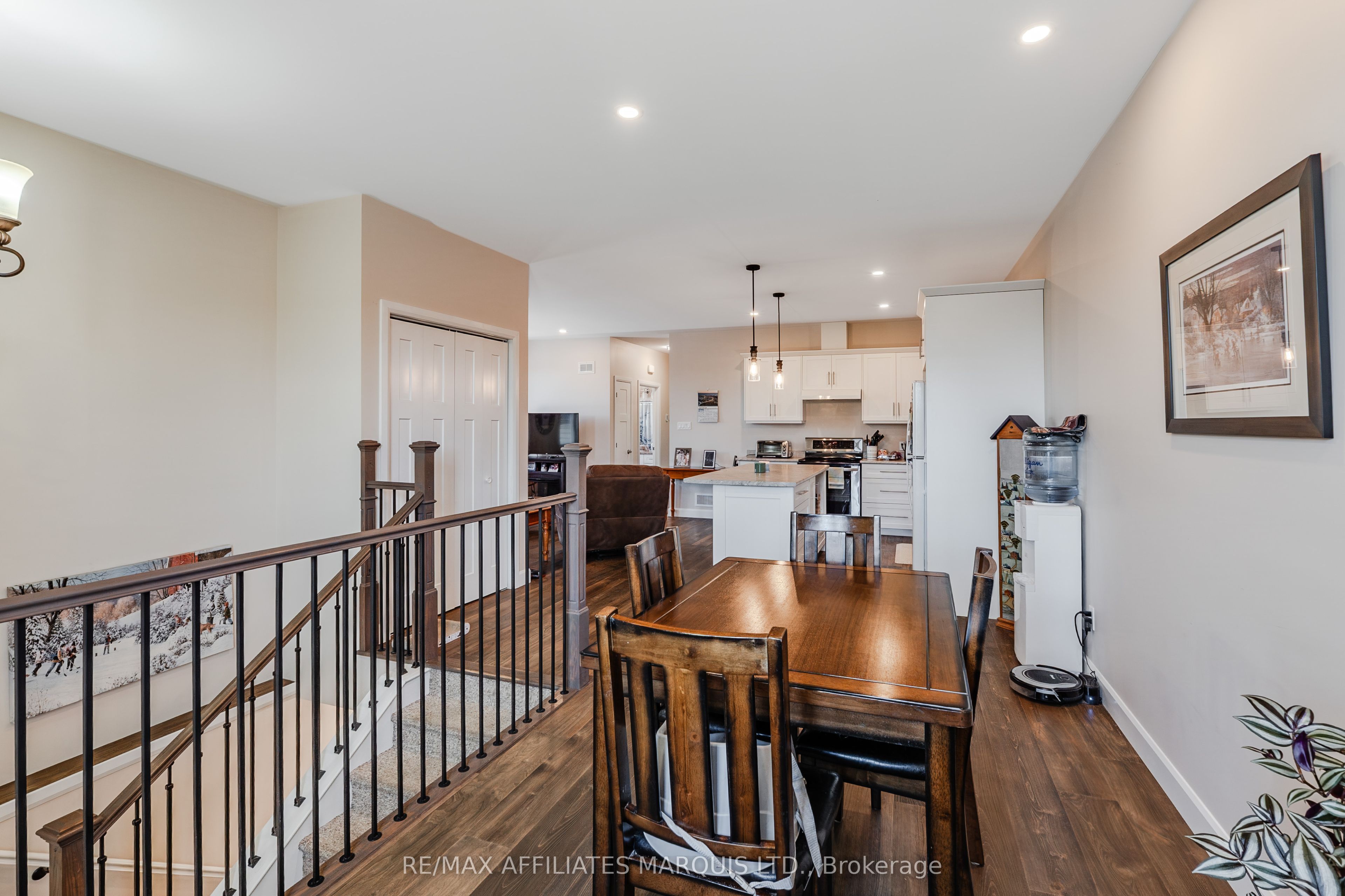 2389 Watson Crescent Property Photo 9