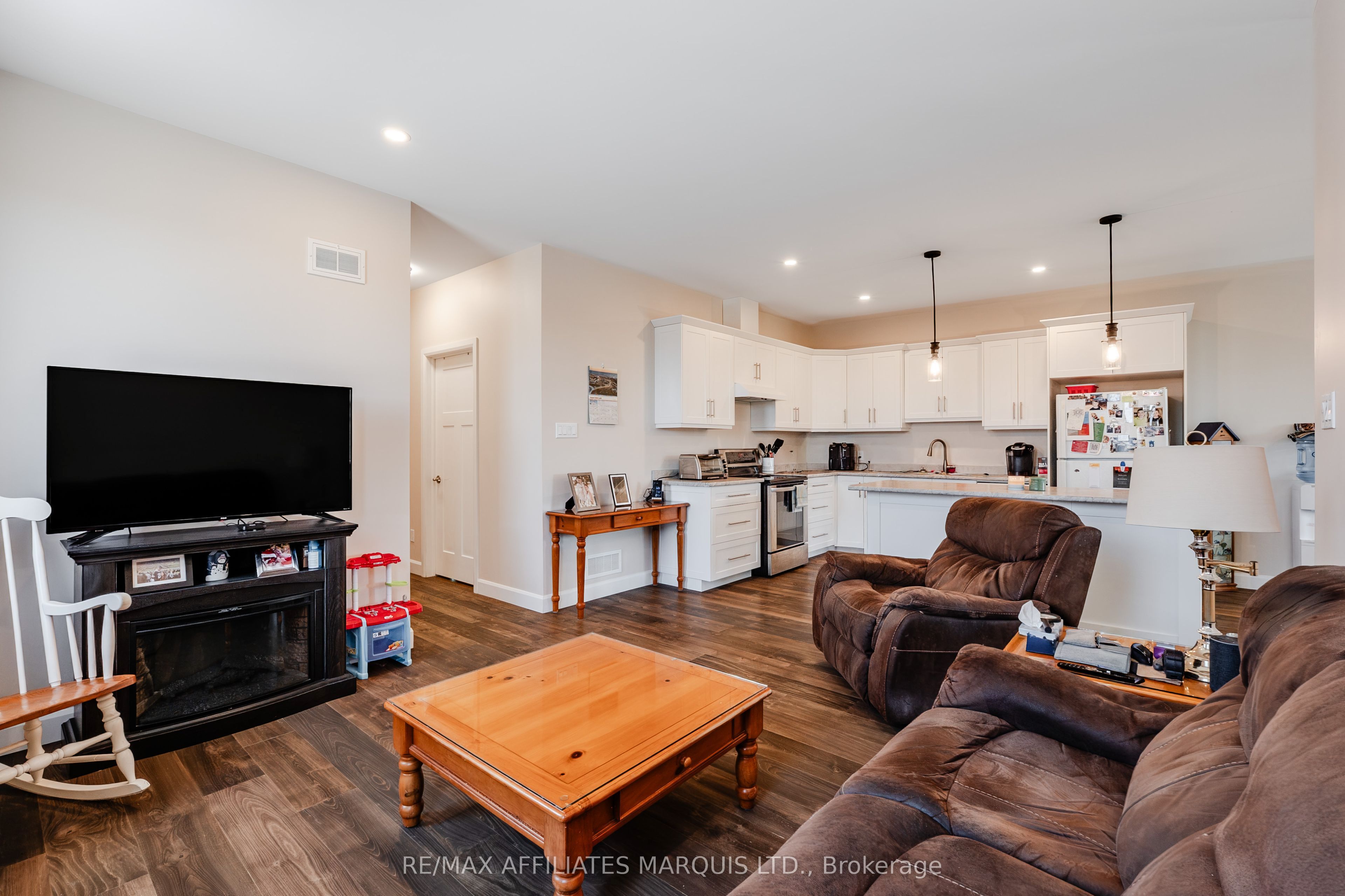 2389 Watson Crescent Property Photo 14