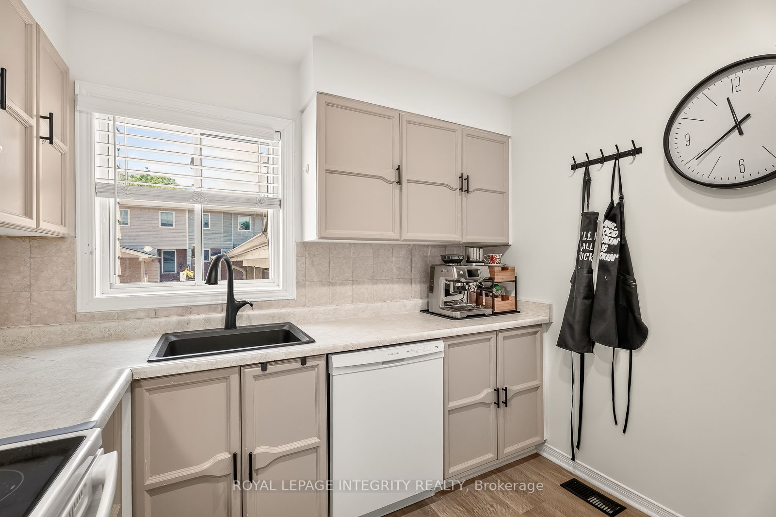 16 Stamford Private Property Photo 18