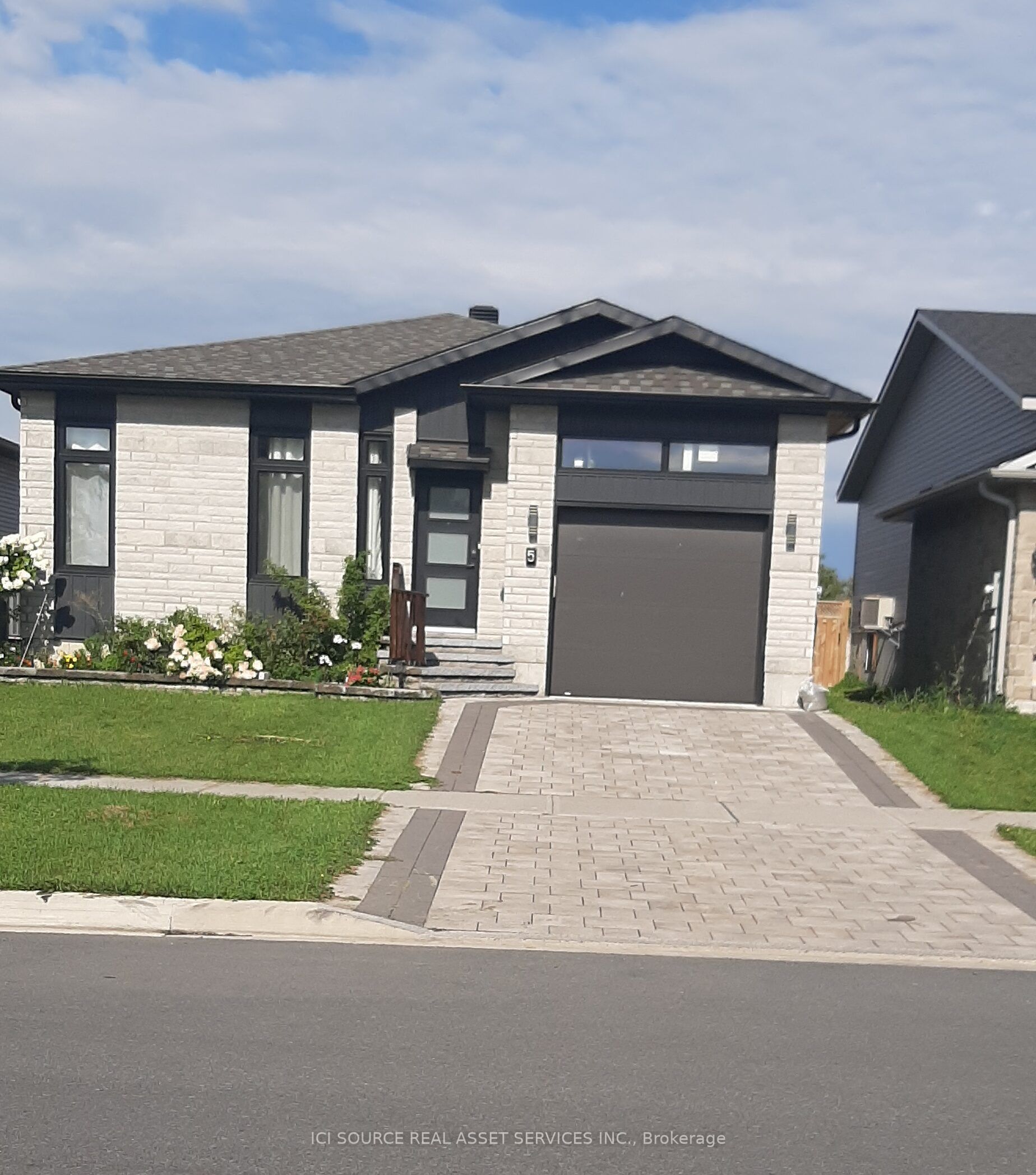 5 Portland Drive
