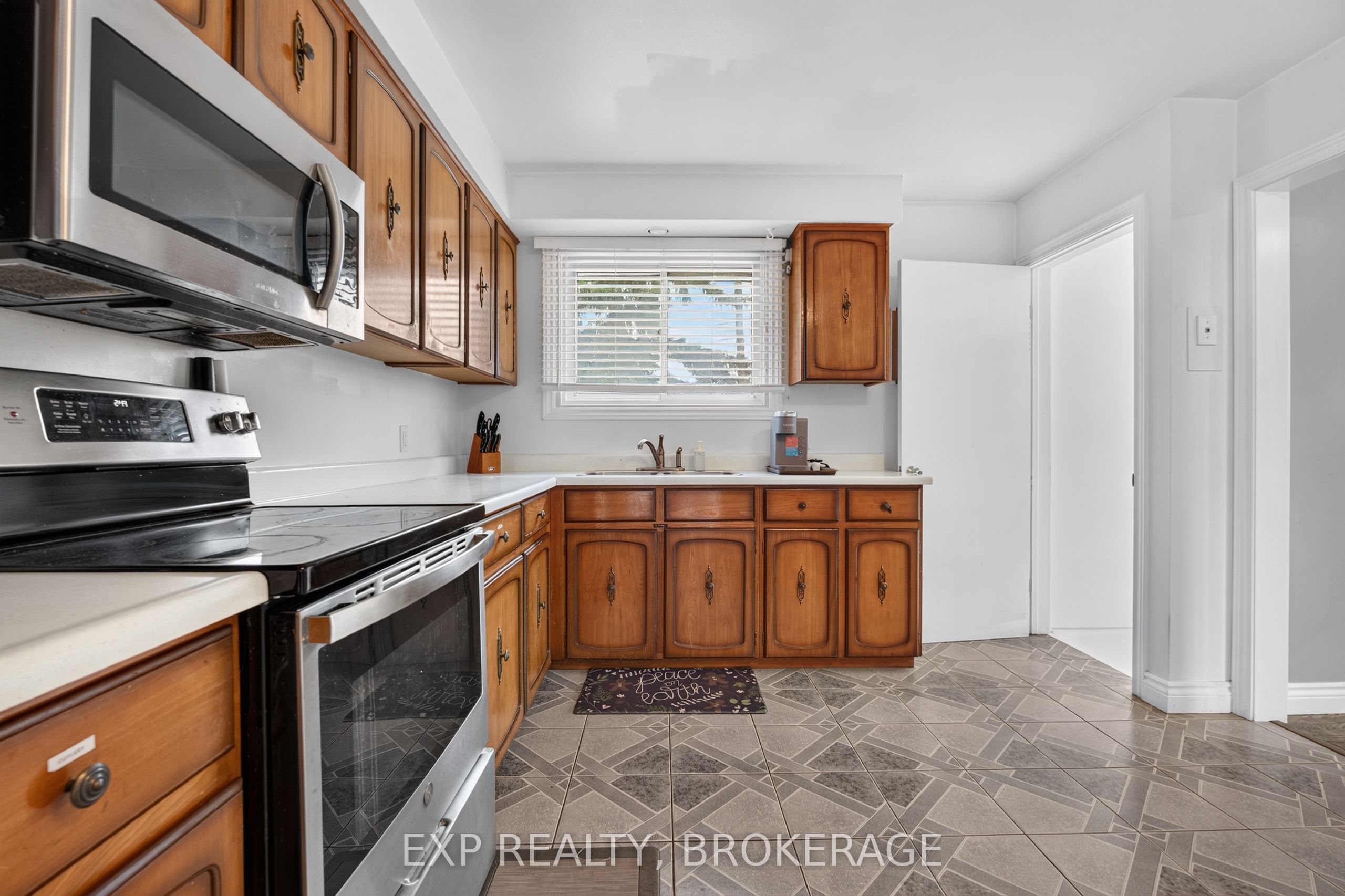 143 Morenz Crescent Property Photo 11