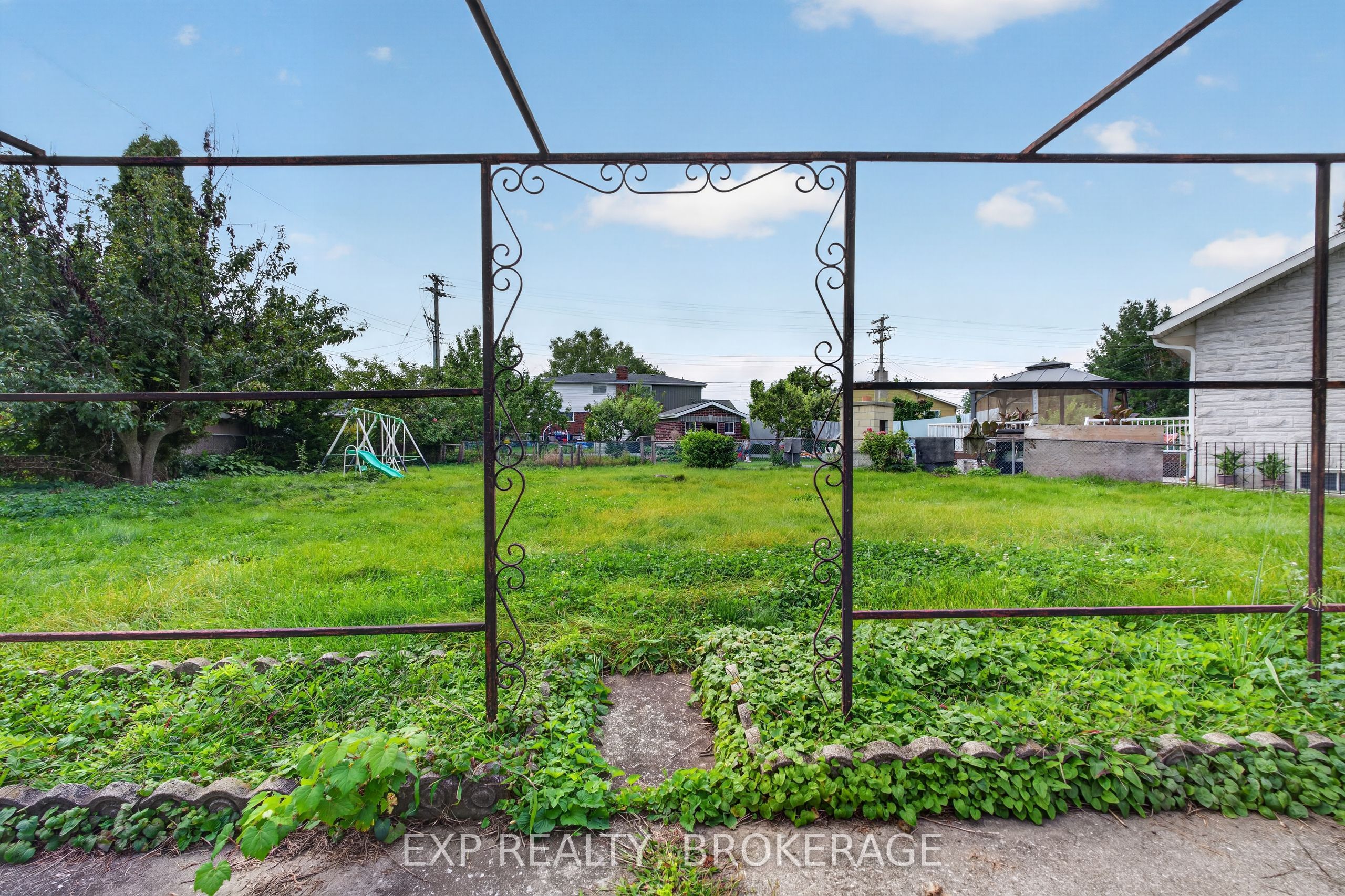 143 Morenz Crescent Property Photo 32