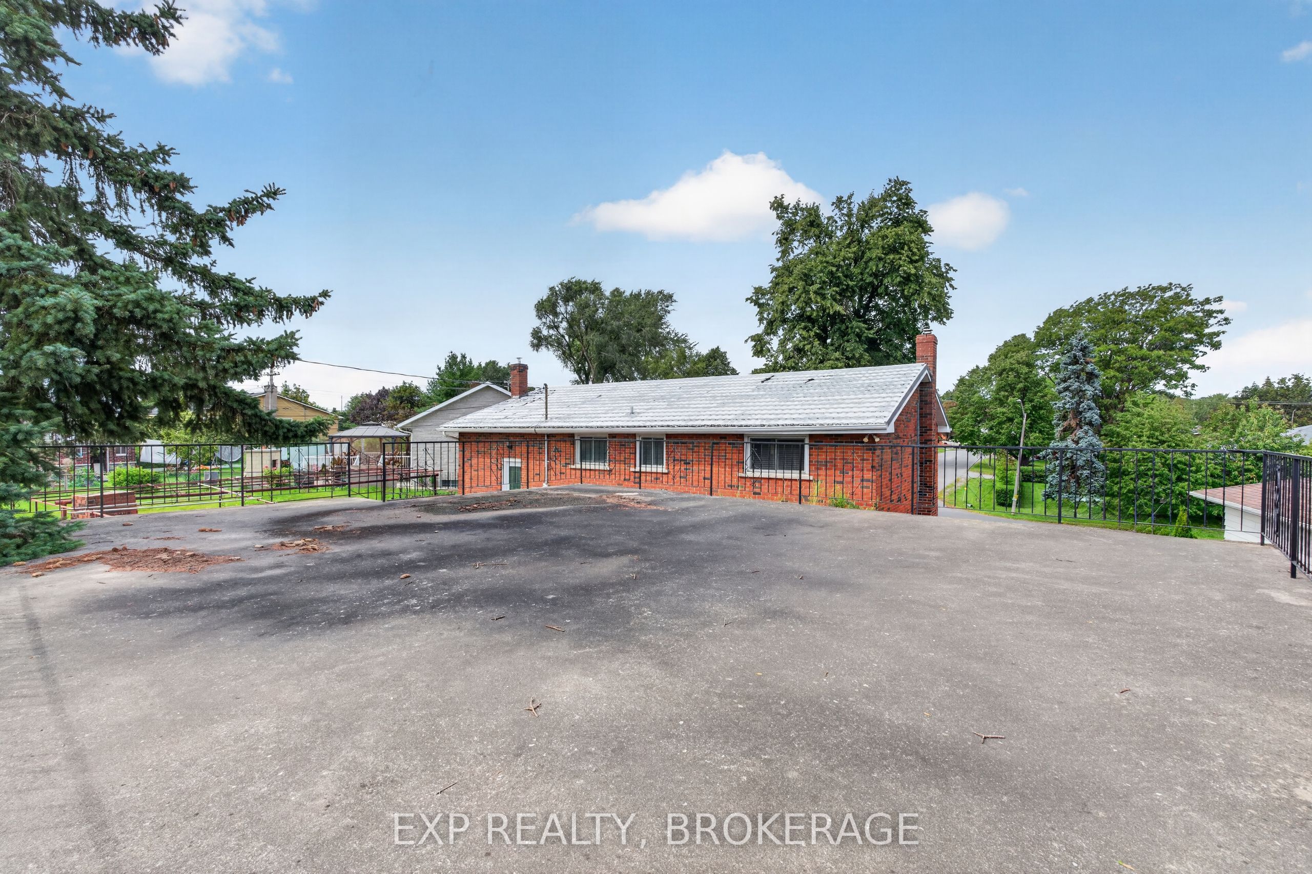 143 Morenz Crescent Property Photo 36