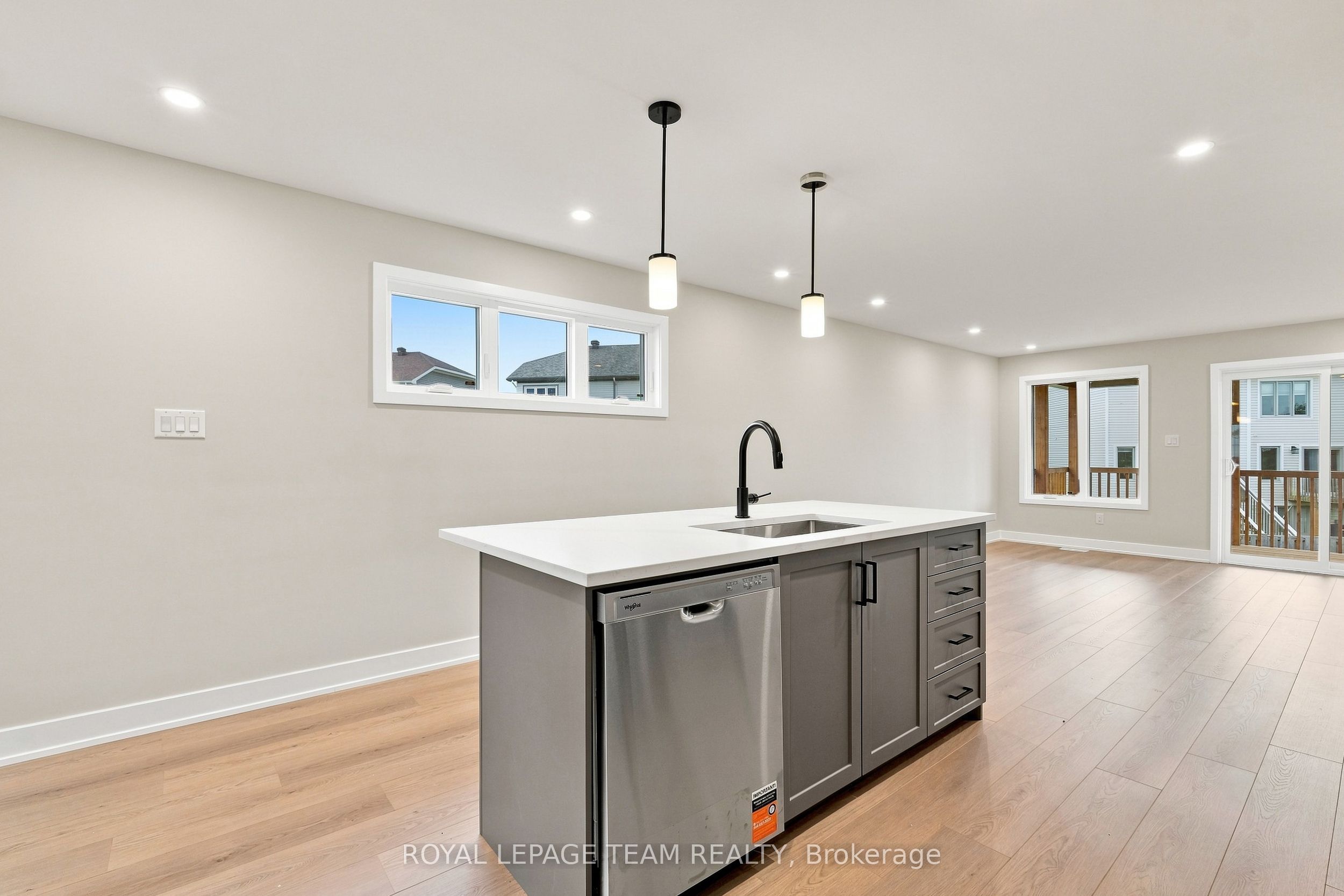 52 Whitcomb Crescent Property Photo 13
