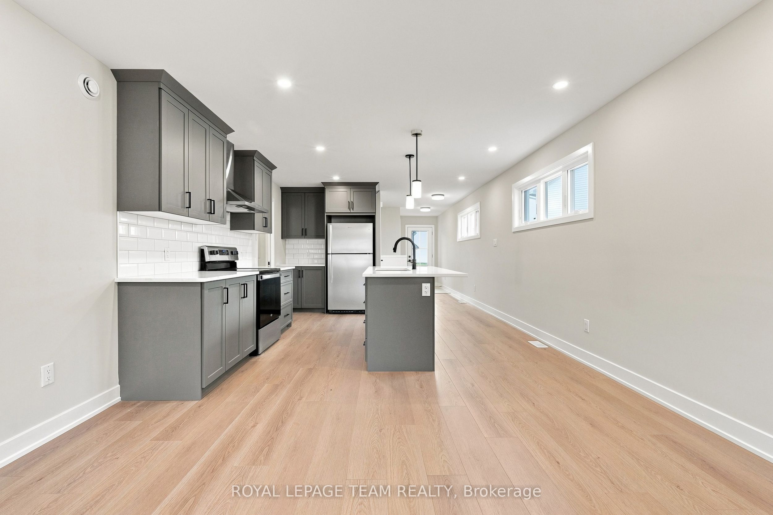 52 Whitcomb Crescent Property Photo 15