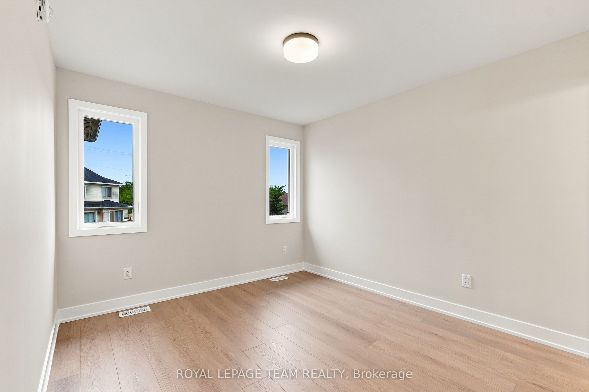 52 Whitcomb Crescent Property Photo 22