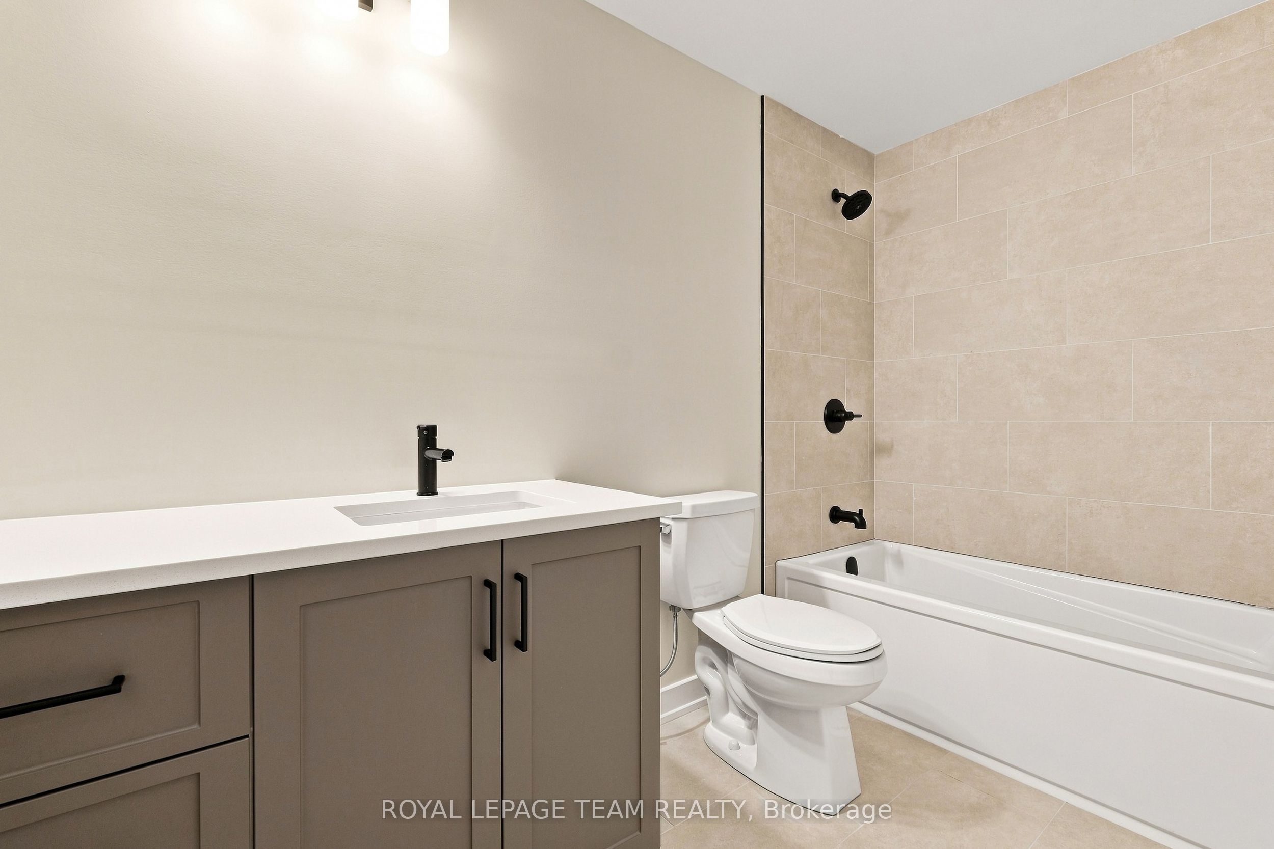 52 Whitcomb Crescent Property Photo 31