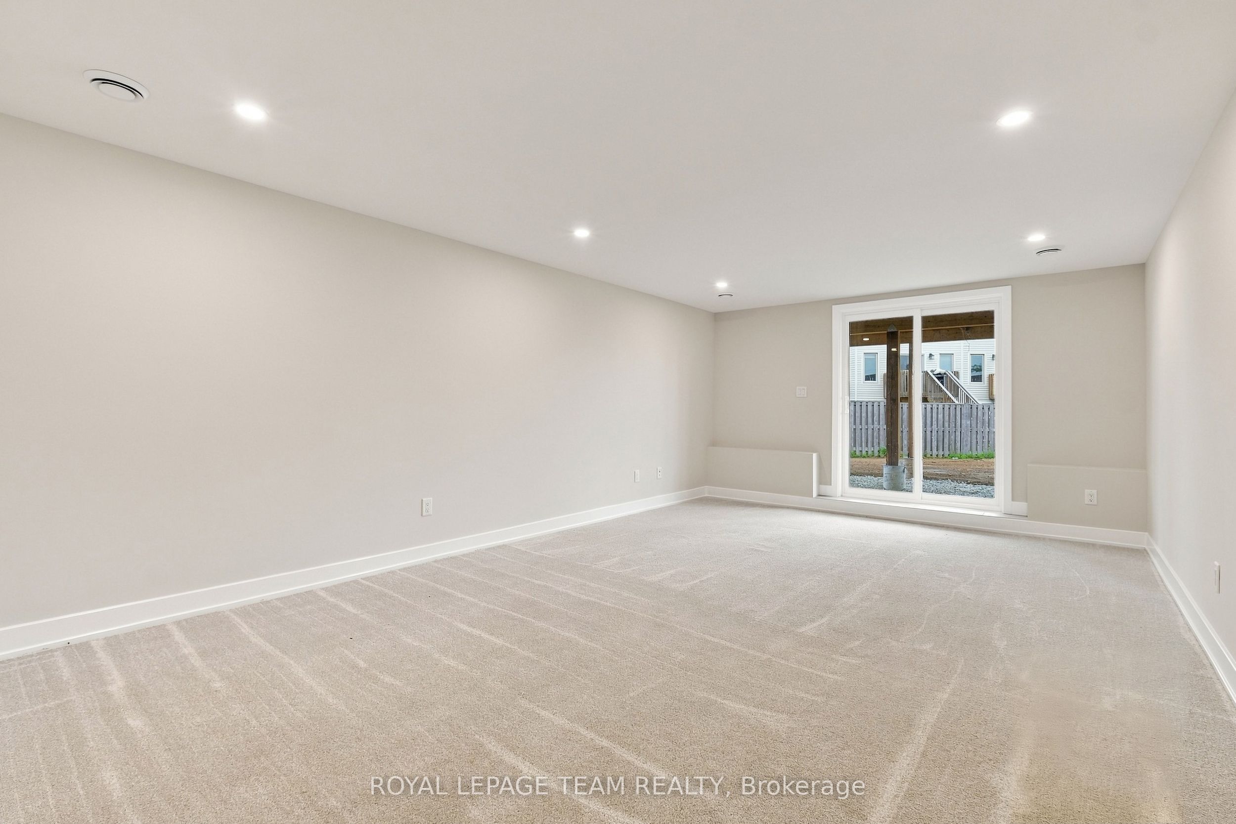 52 Whitcomb Crescent Property Photo 34