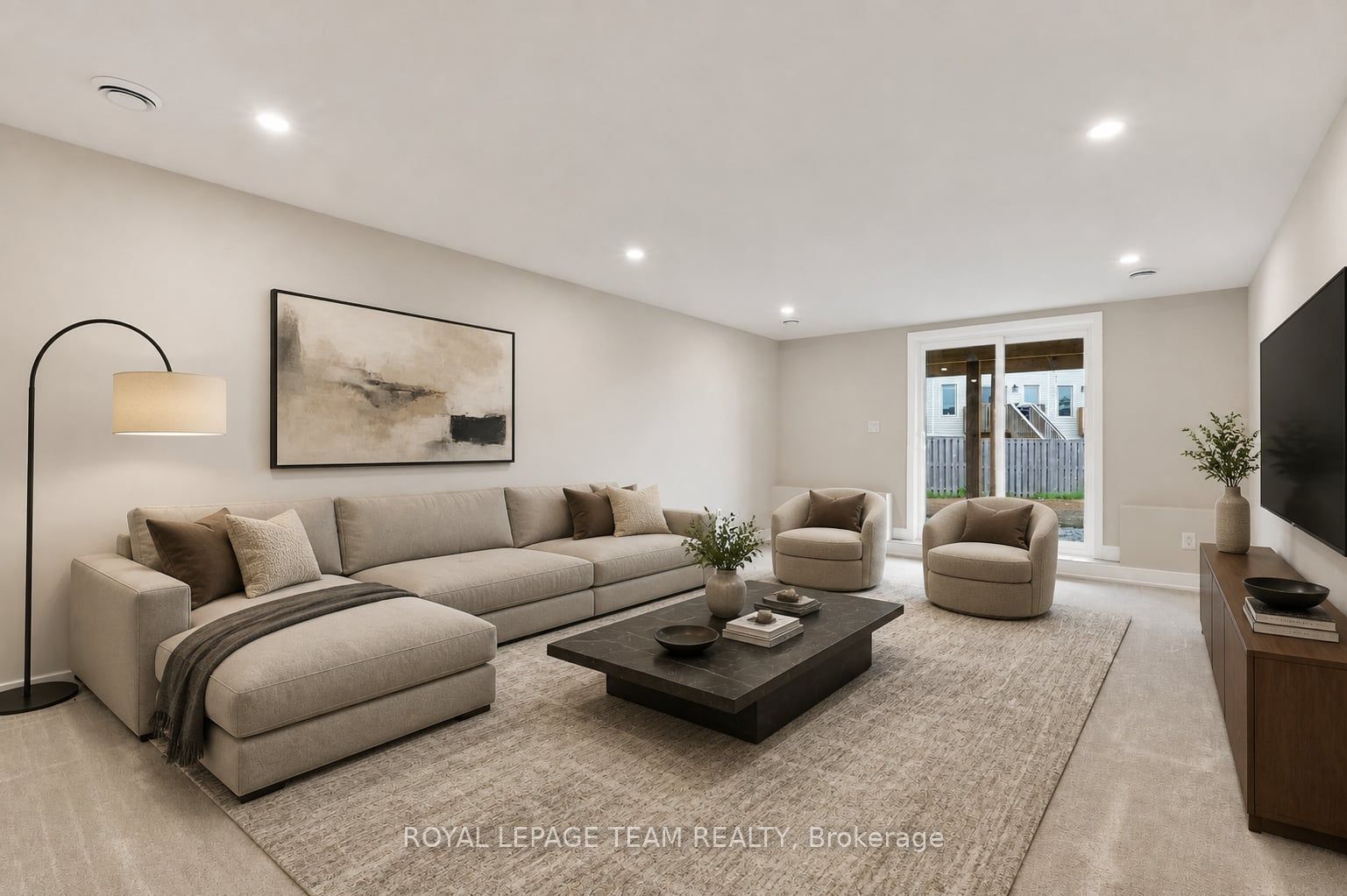 52 Whitcomb Crescent Property Photo 35
