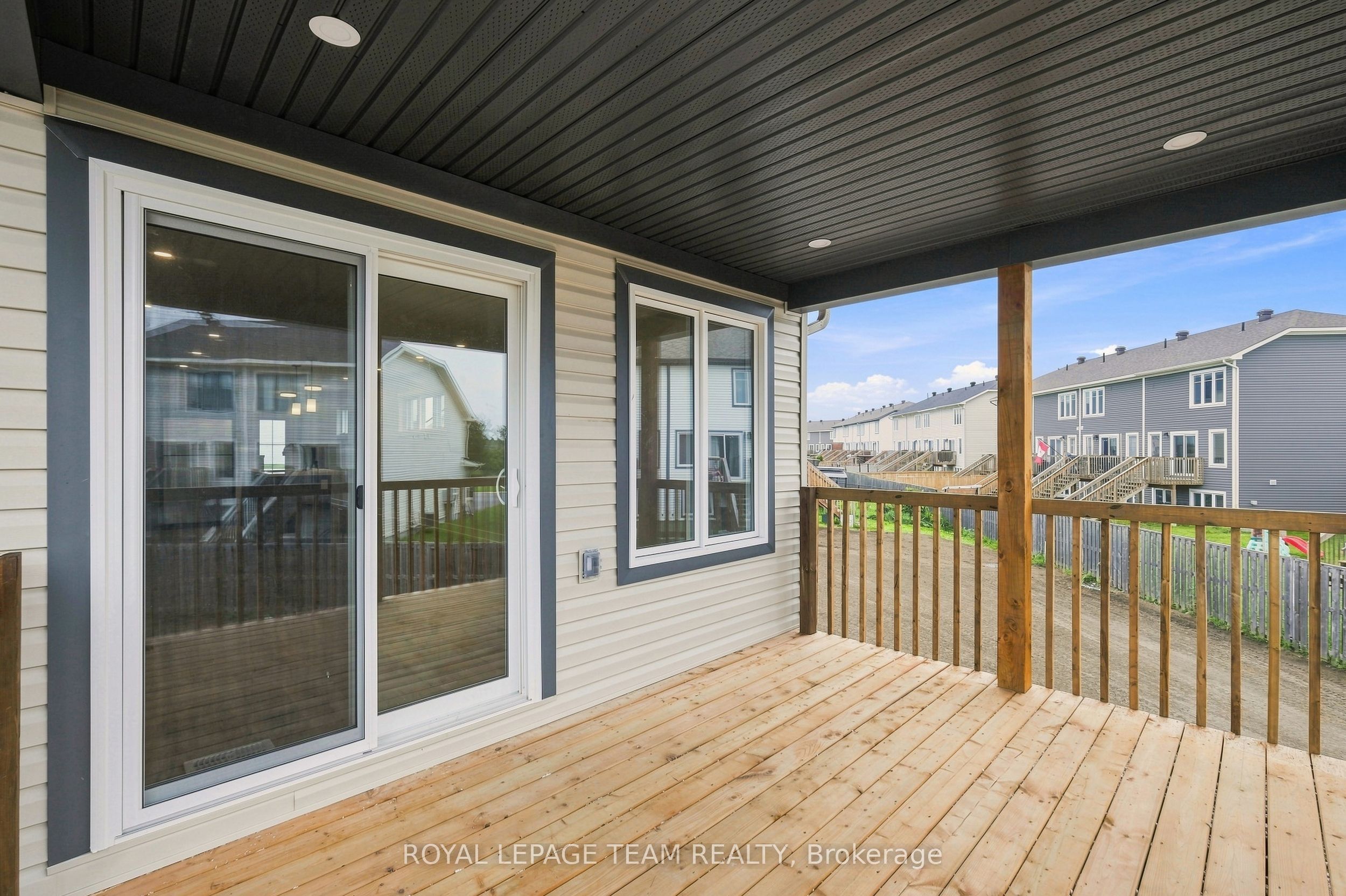 52 Whitcomb Crescent Property Photo 37