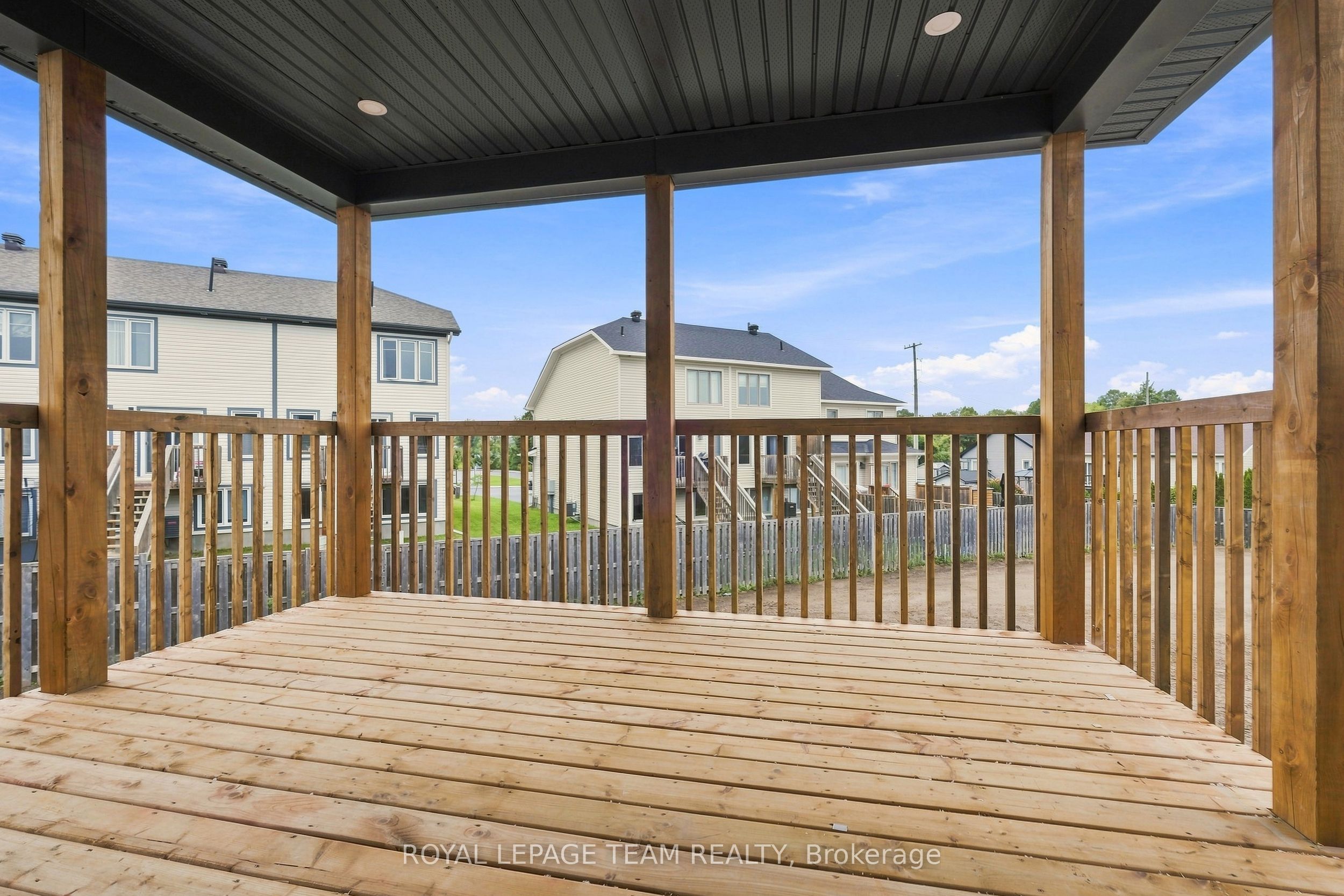 52 Whitcomb Crescent Property Photo 38