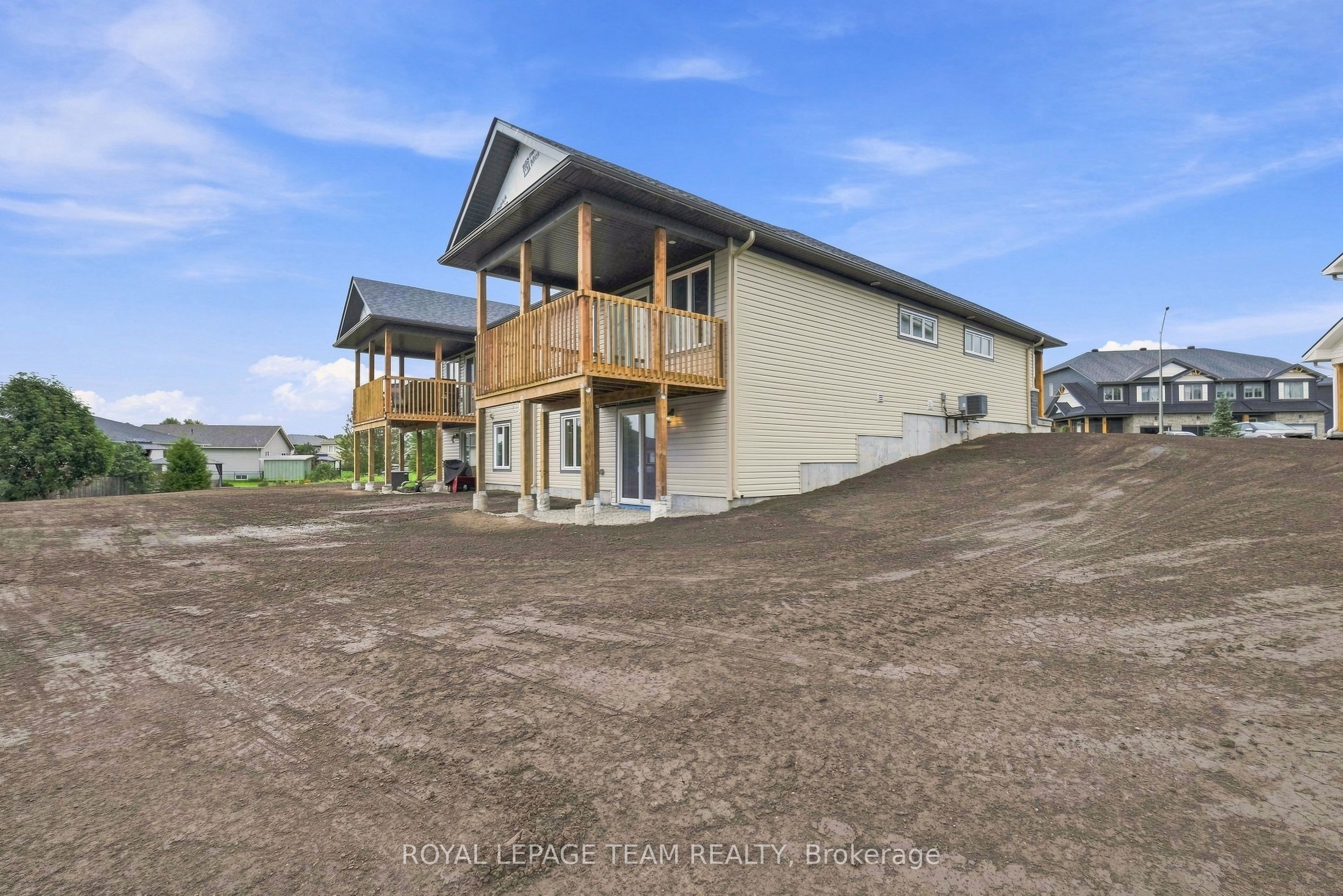 52 Whitcomb Crescent Property Photo 39
