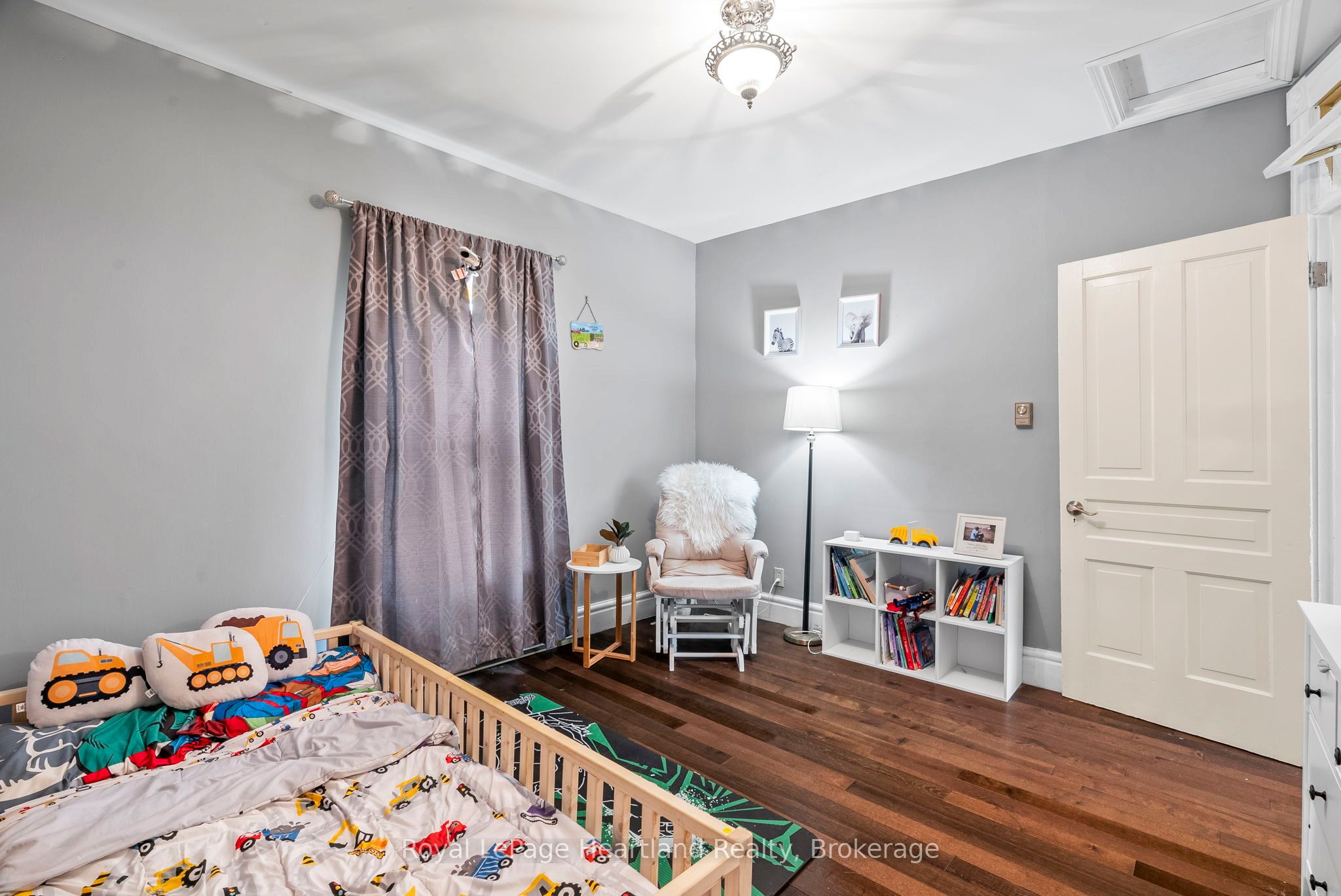 1047 Gibson Street Property Photo 29