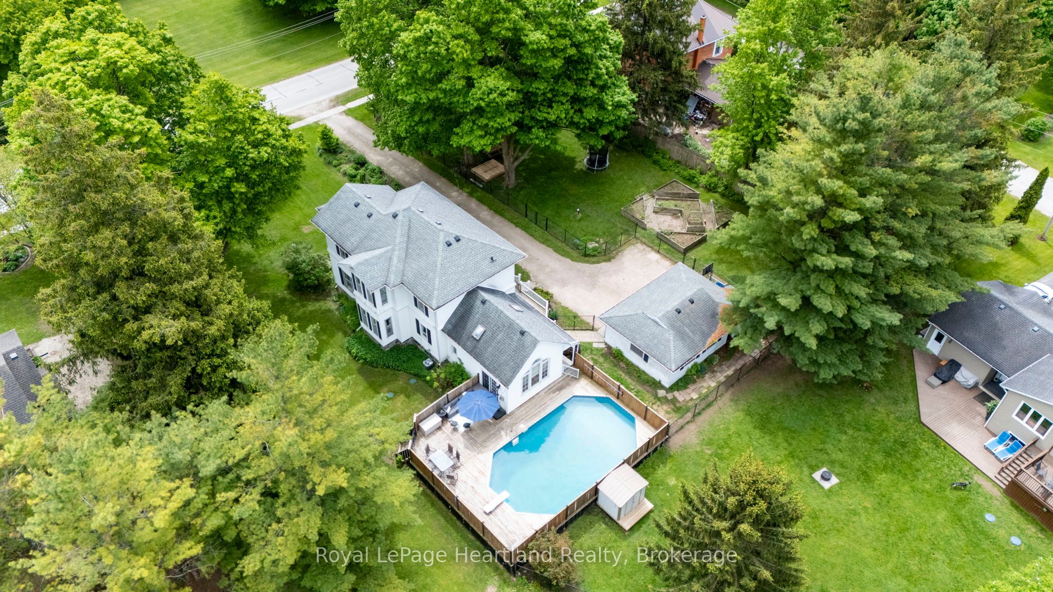 1047 Gibson Street Property Photo 35