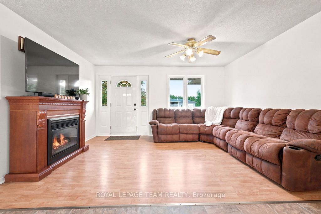 13 Springfield Drive Property Photo 13