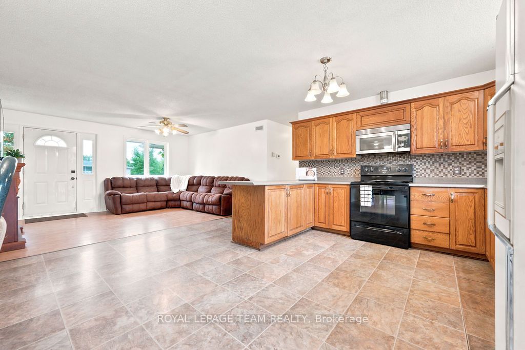 13 Springfield Drive Property Photo 17