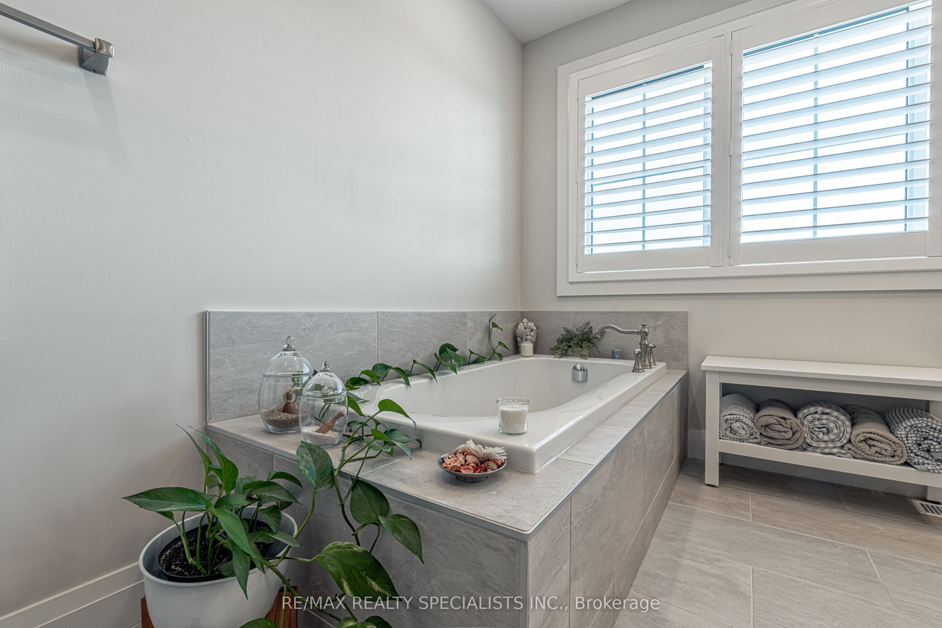 190 Courtland Street Property Photo 30