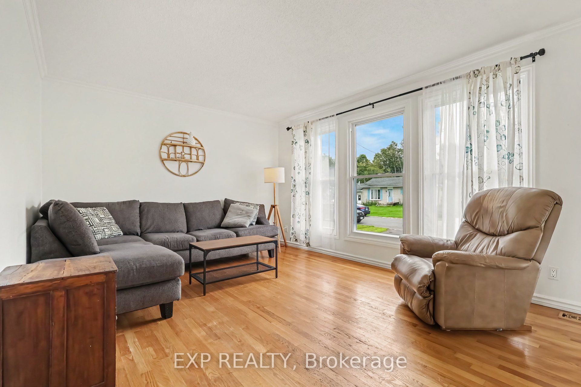 18 Centre Street Property Photo 7