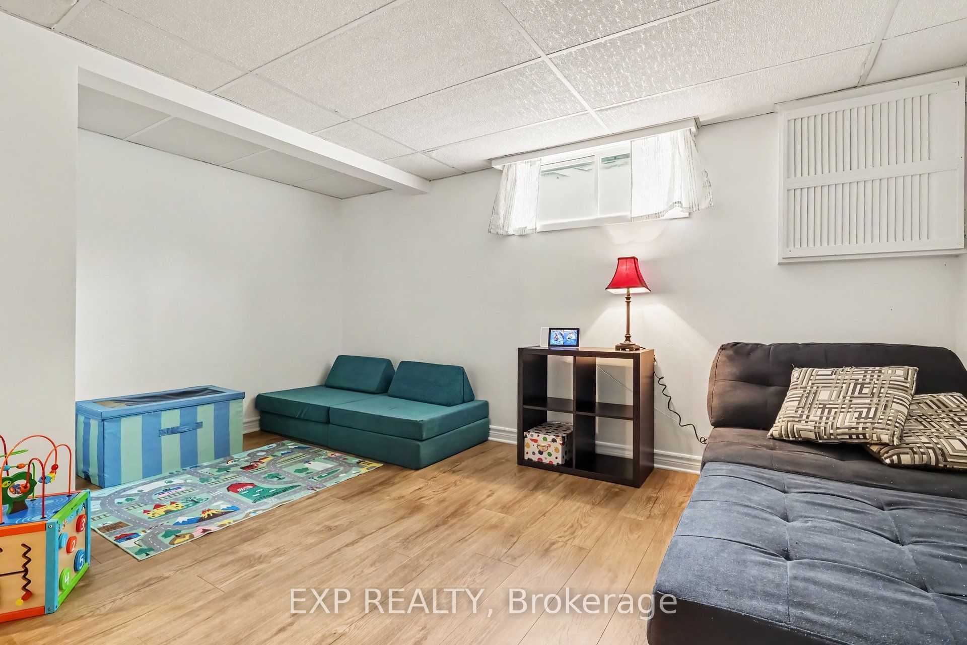 18 Centre Street Property Photo 25