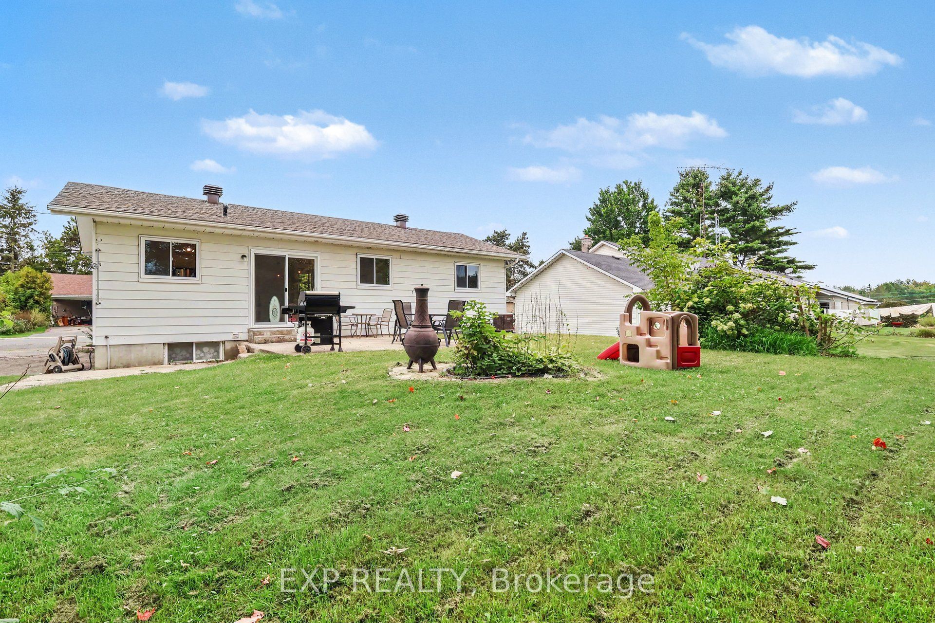 18 Centre Street Property Photo 27