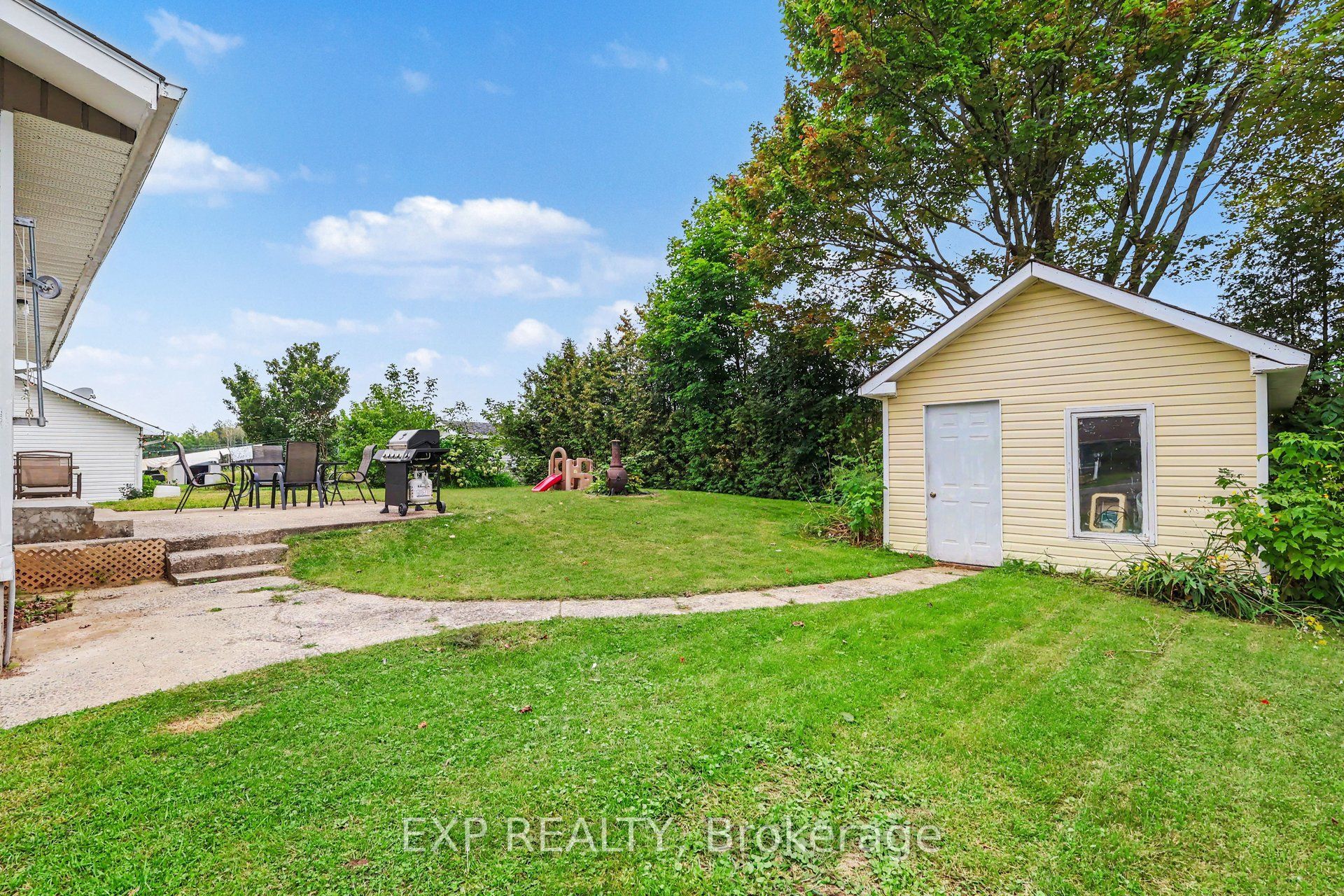 18 Centre Street Property Photo 28