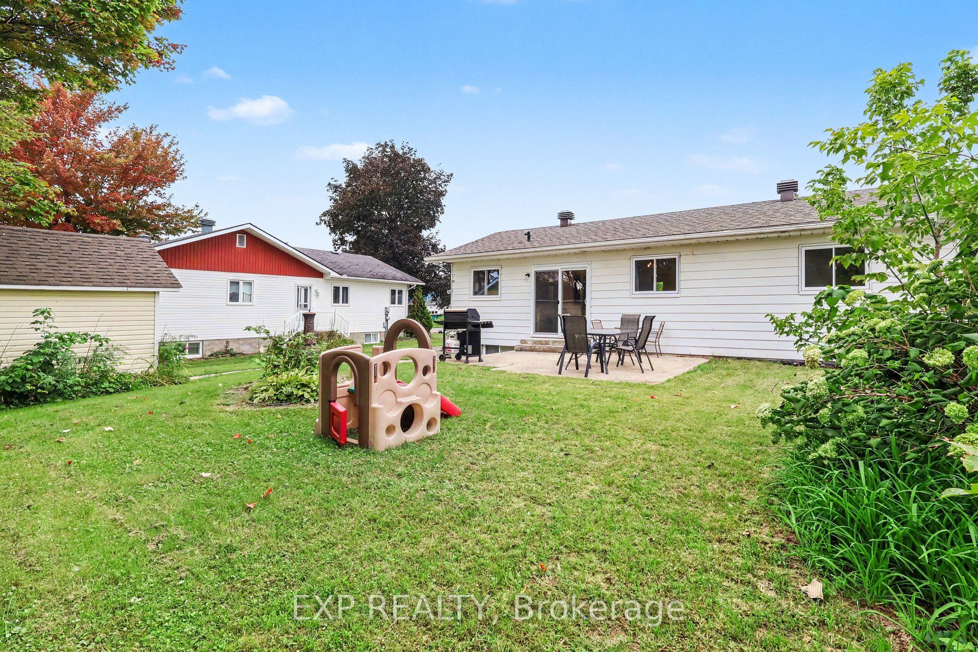 18 Centre Street Property Photo 30