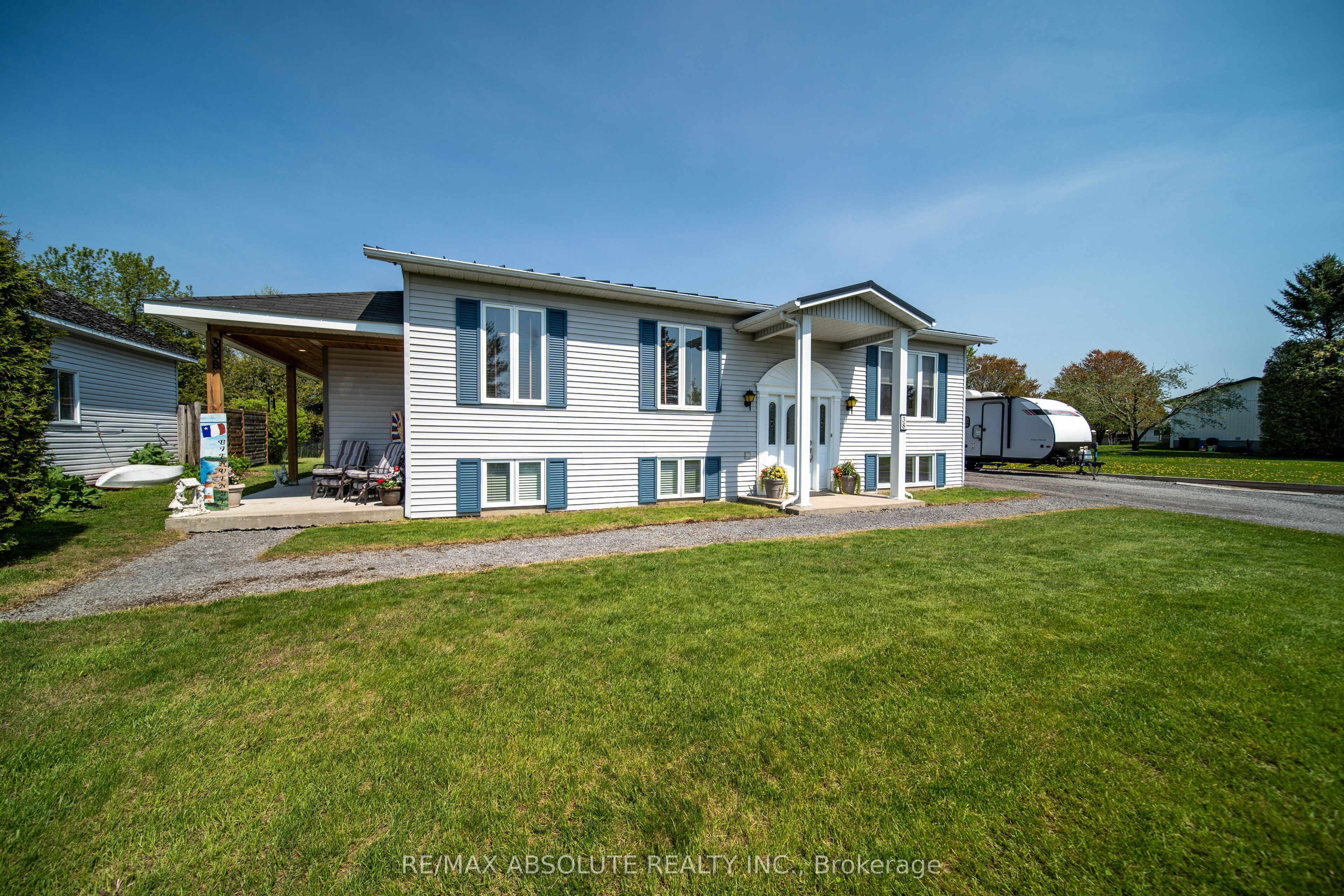 38 Duchesse Crescent Property Photo 3