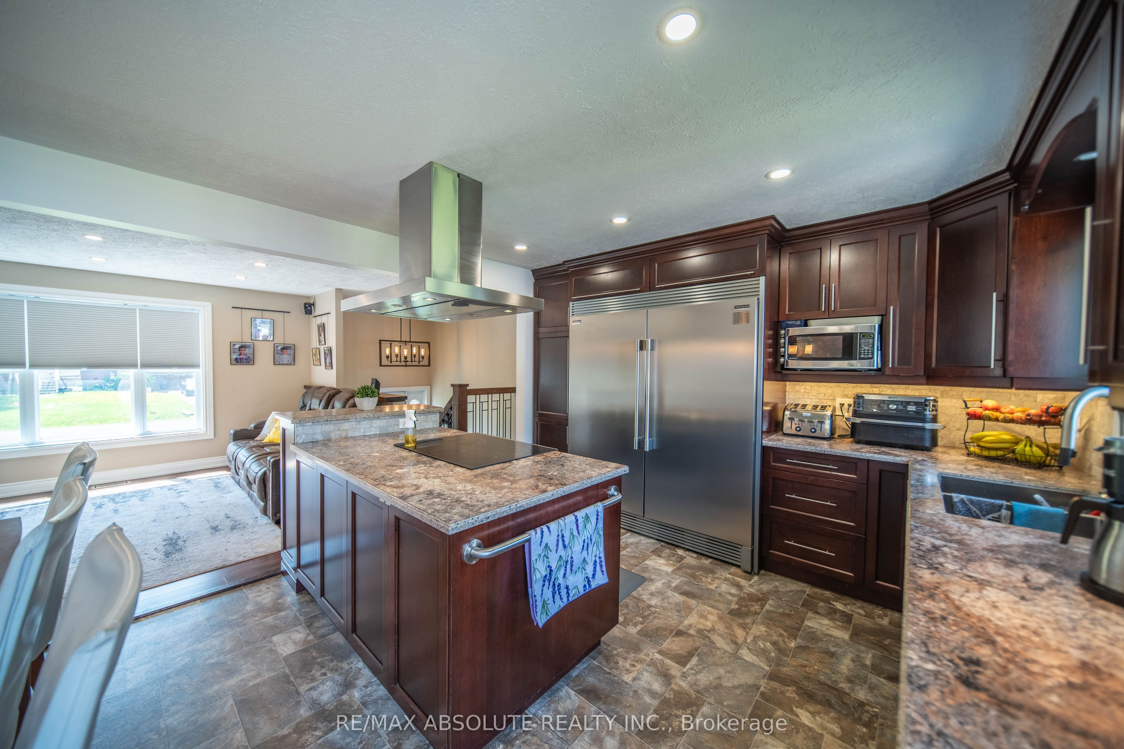38 Duchesse Crescent Property Photo 11