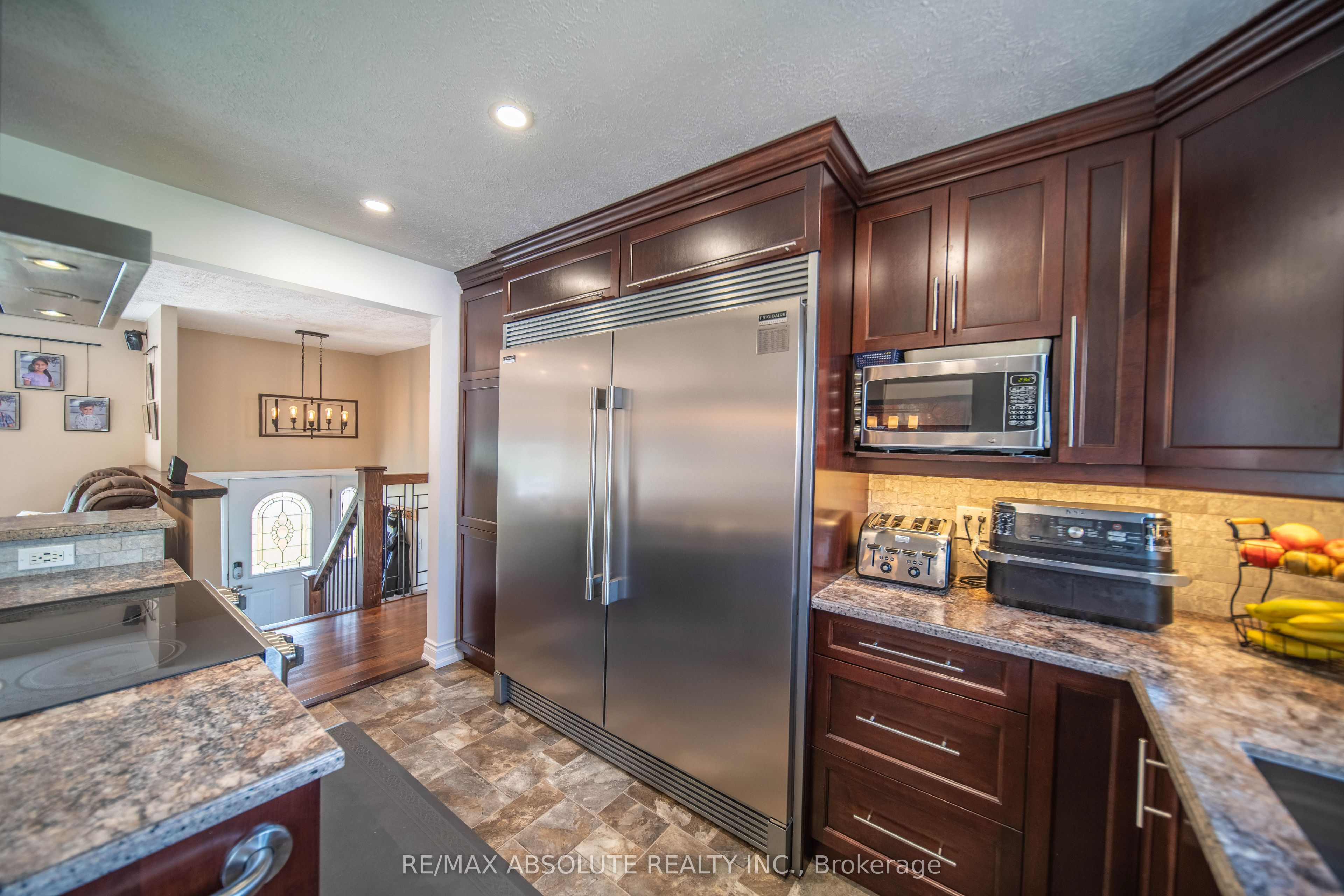 38 Duchesse Crescent Property Photo 12
