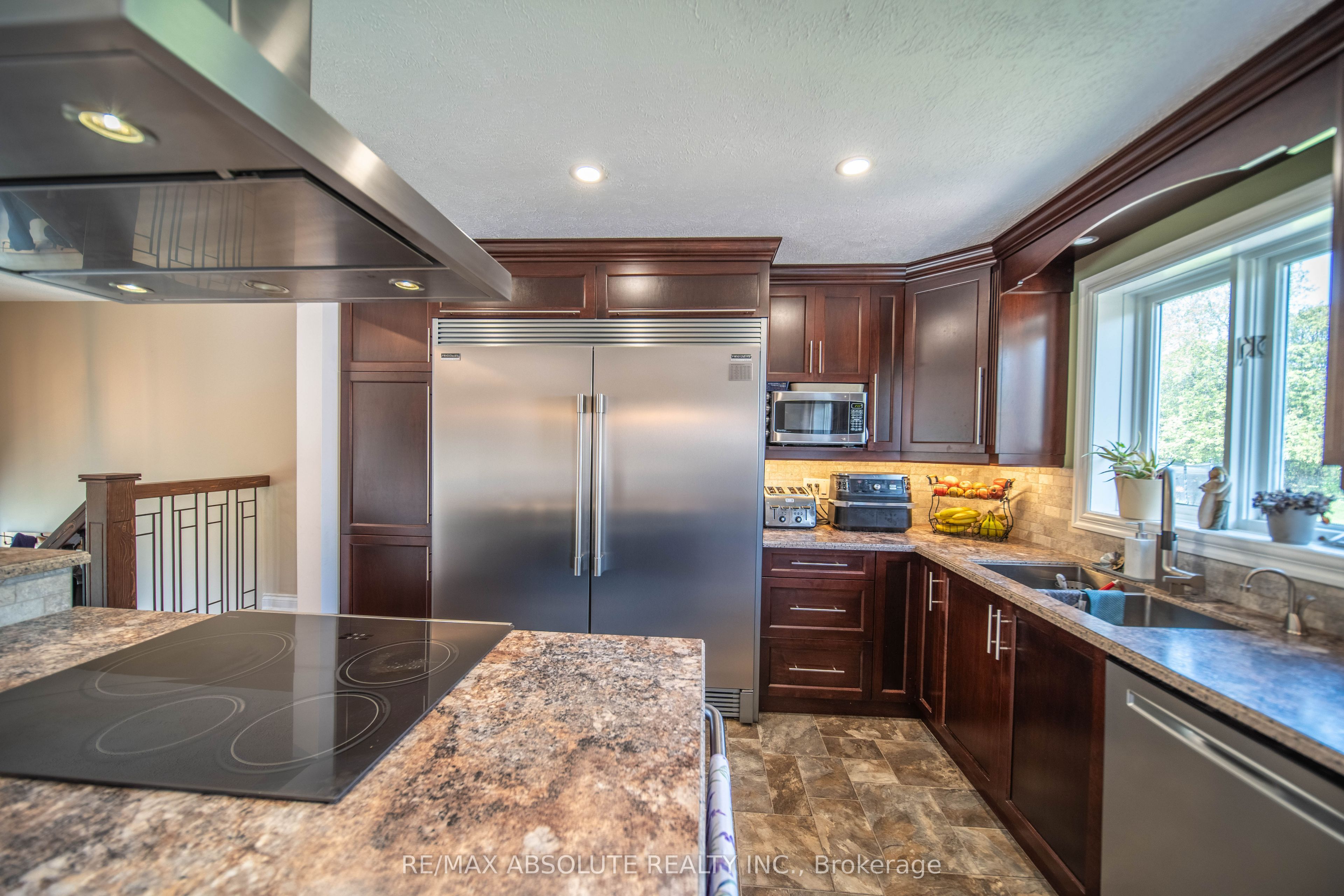 38 Duchesse Crescent Property Photo 14
