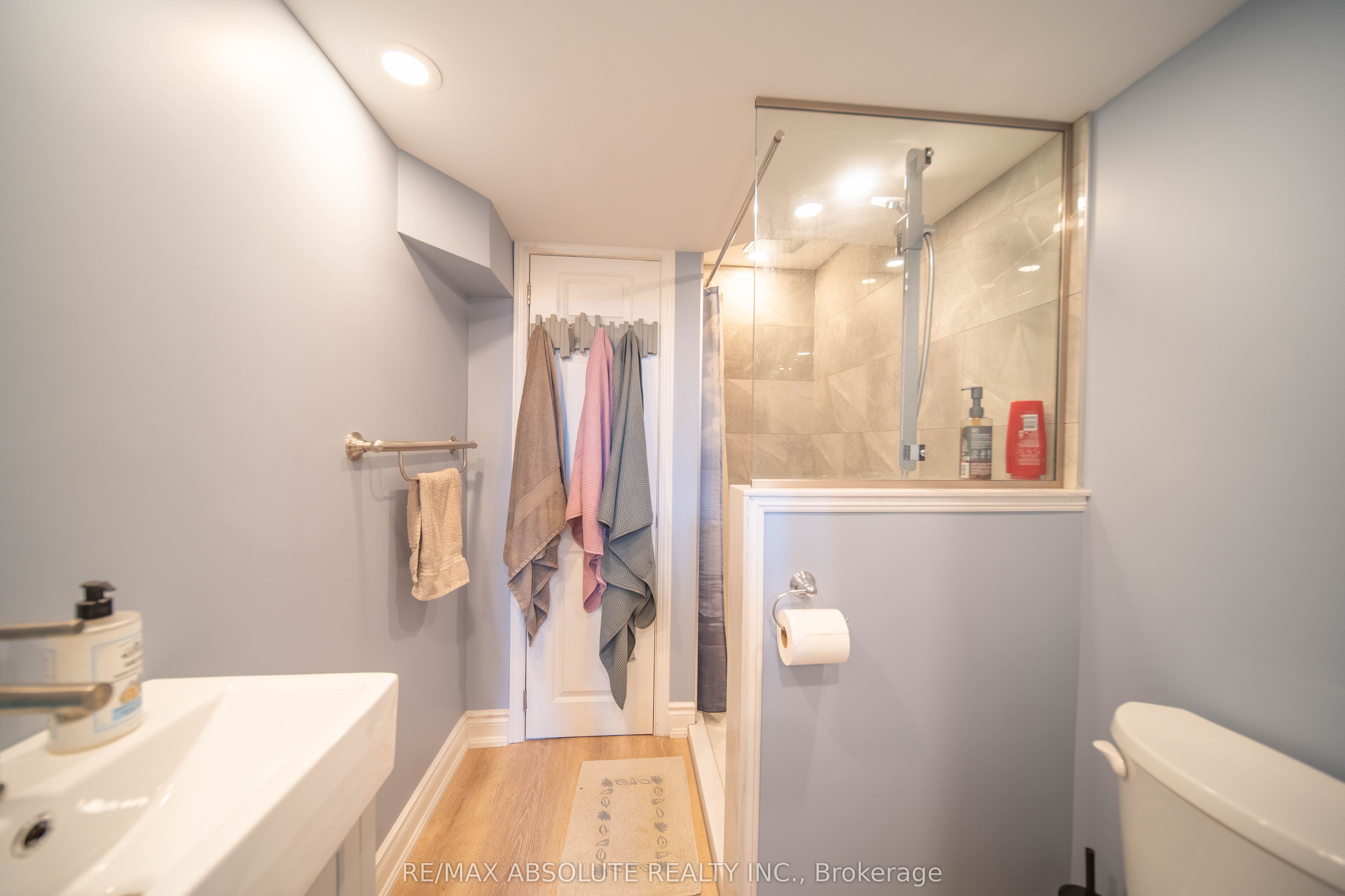 38 Duchesse Crescent Property Photo 24